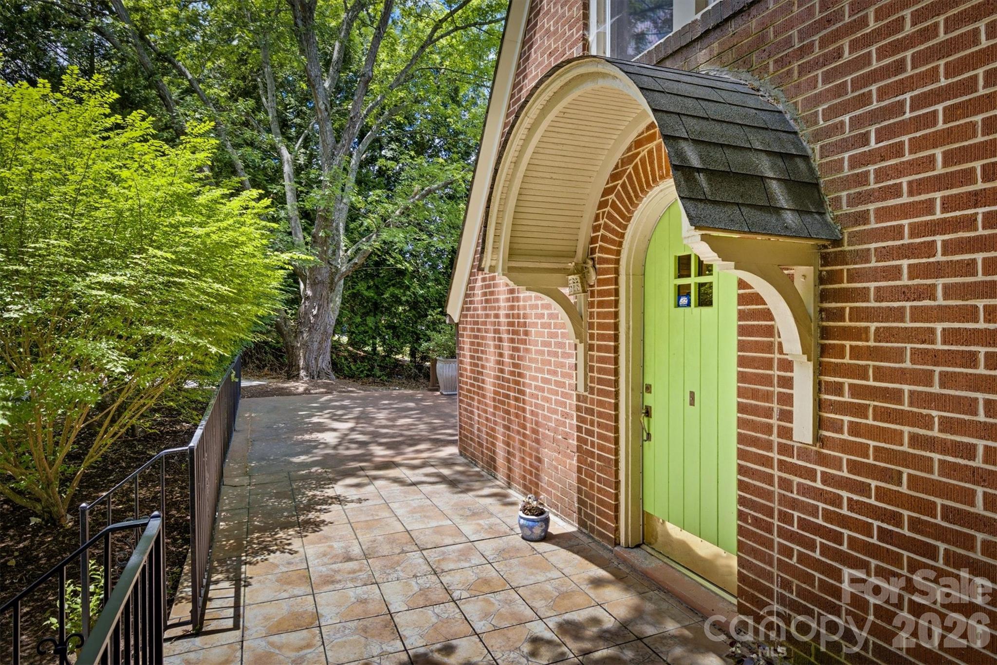 1205 E Union Street Property Photo 7