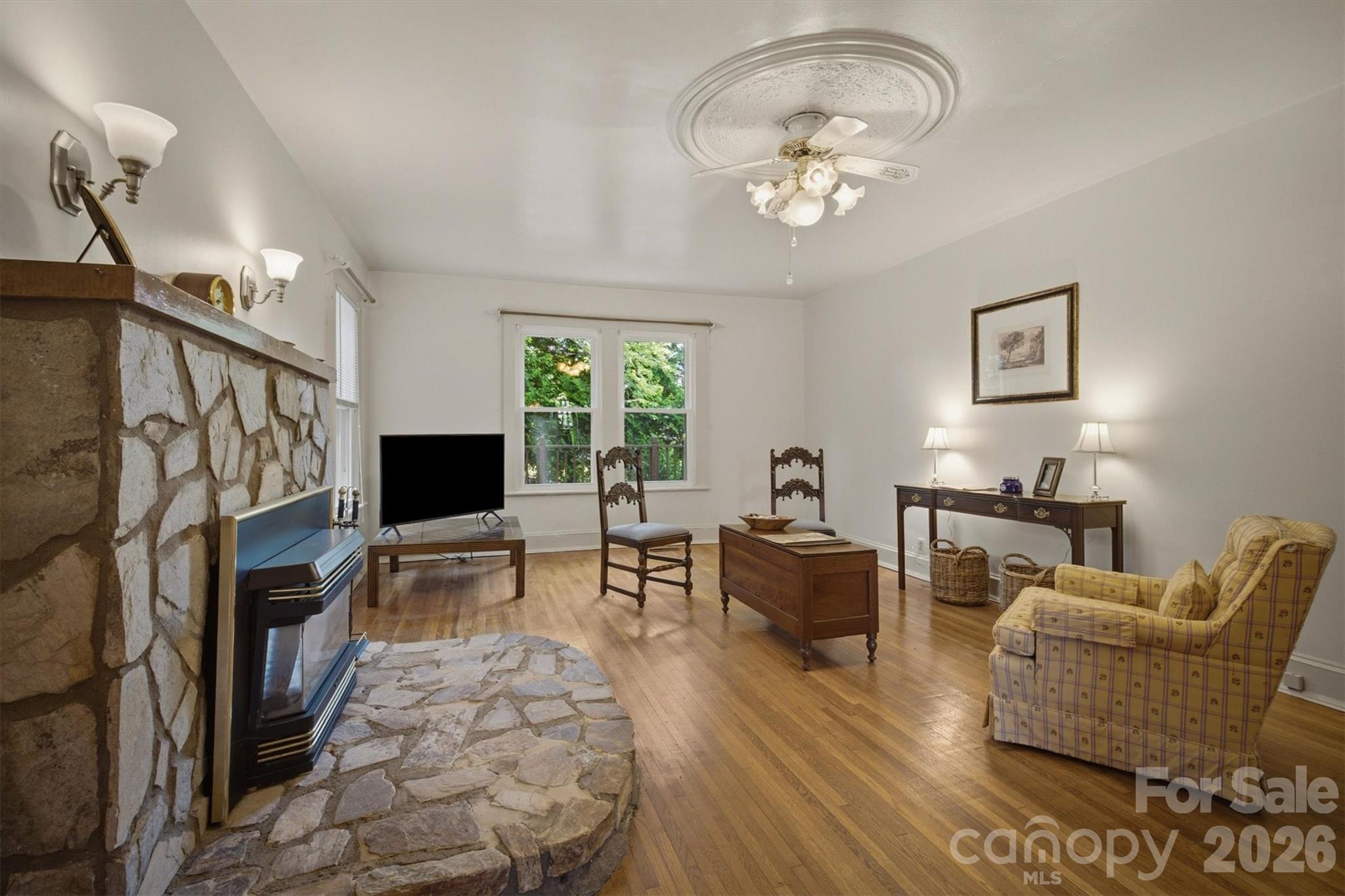 1205 E Union Street Property Photo 10