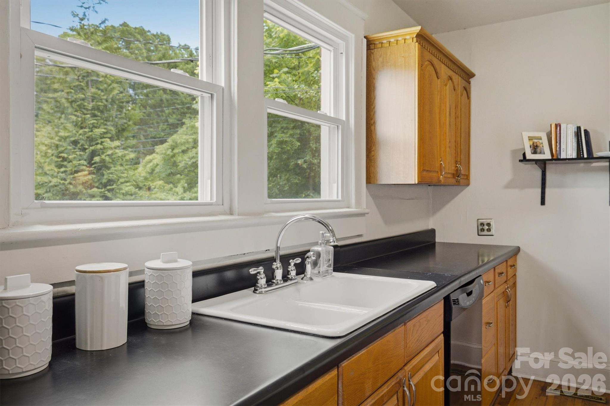 1205 E Union Street Property Photo 15