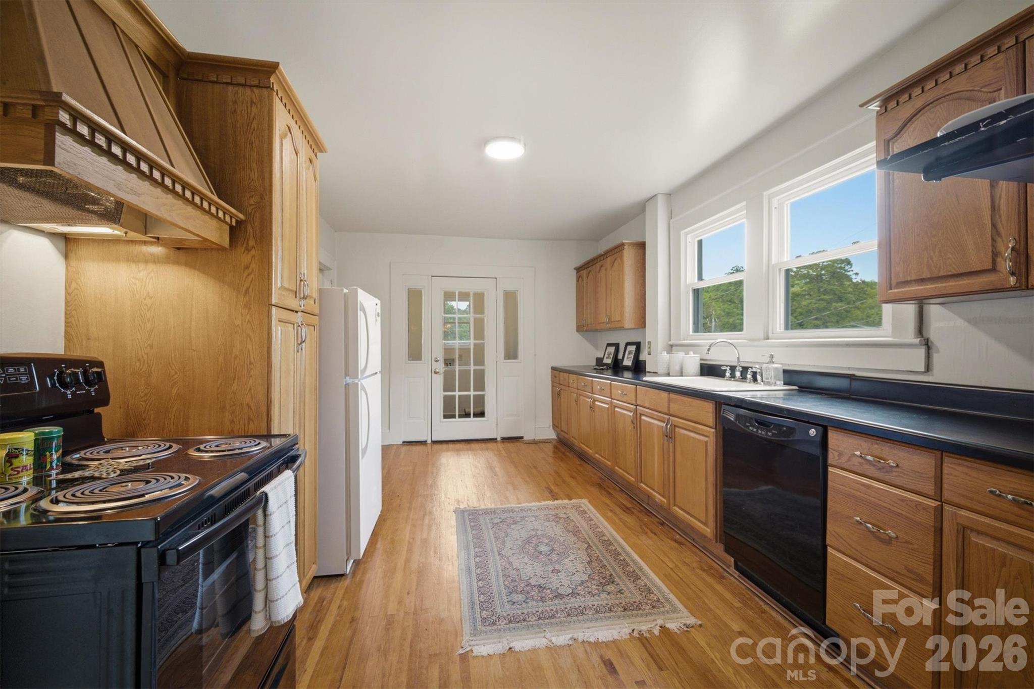 1205 E Union Street Property Photo 17