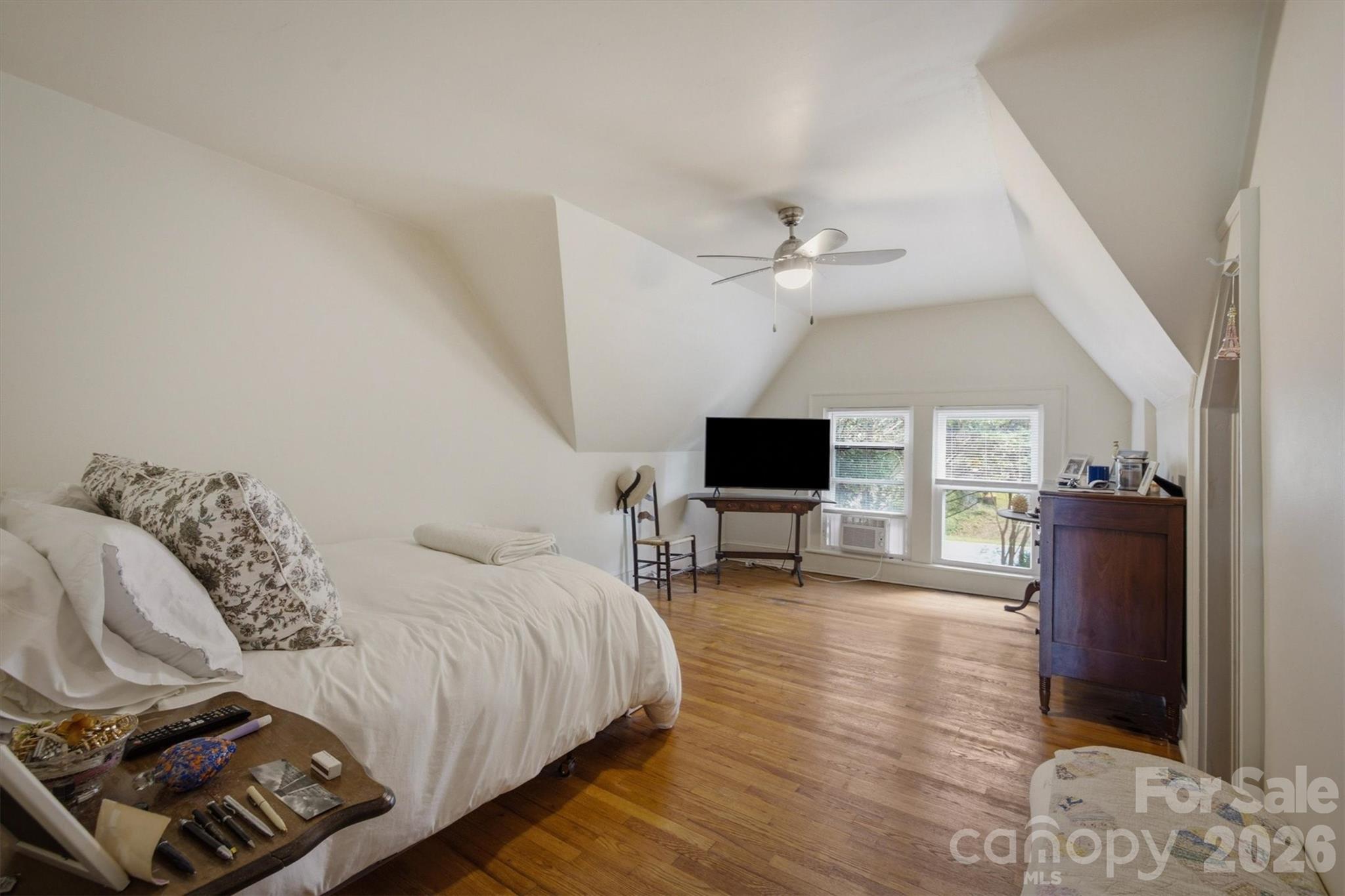 1205 E Union Street Property Photo 26
