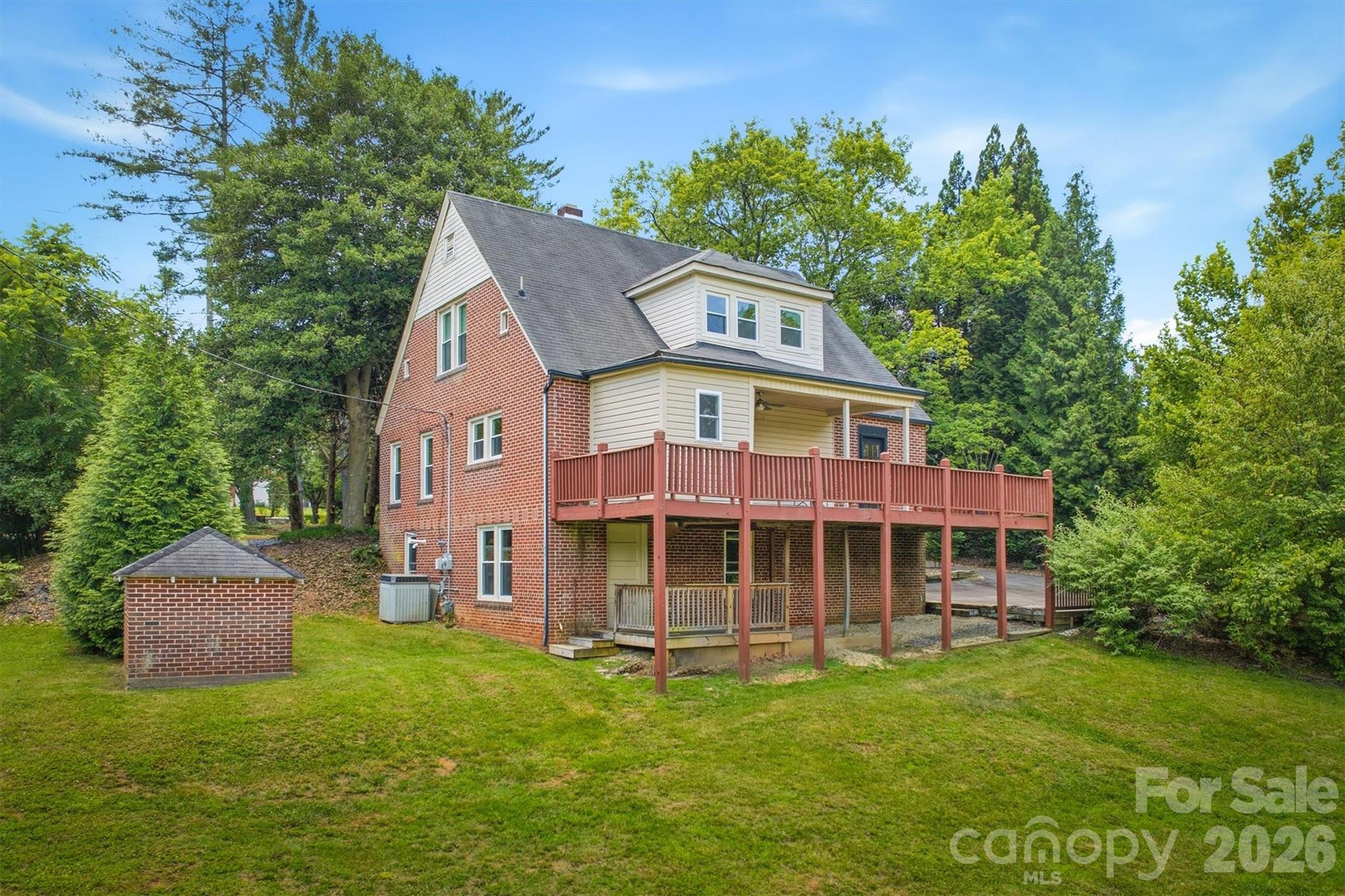 1205 E Union Street Property Photo 29
