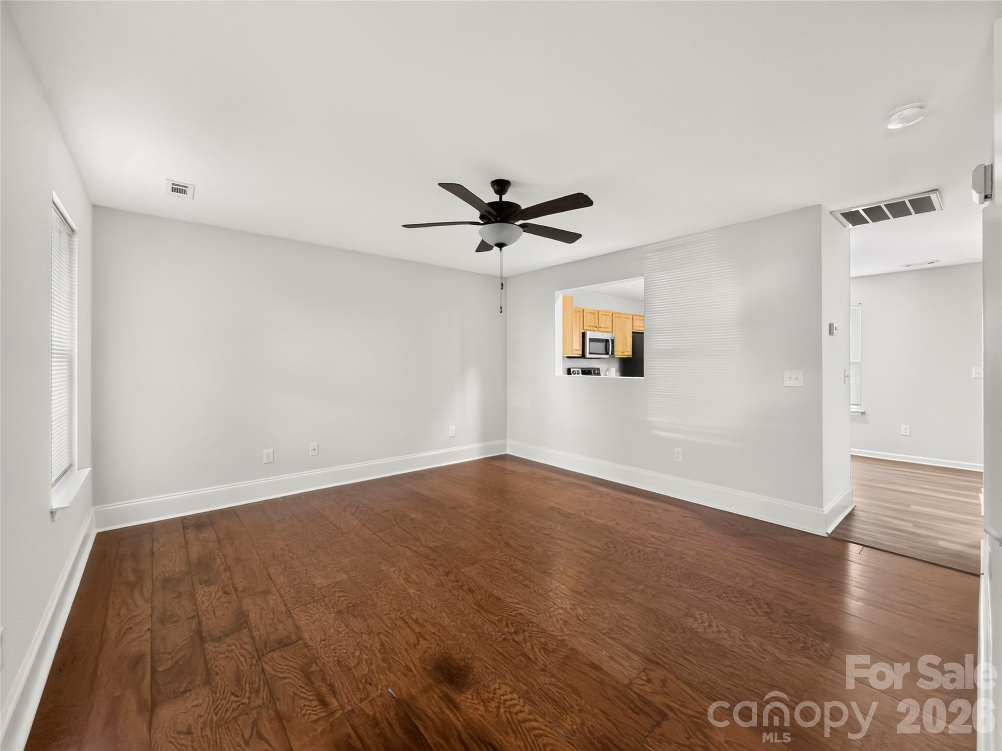 2216 Emmons Lane Property Photo 4