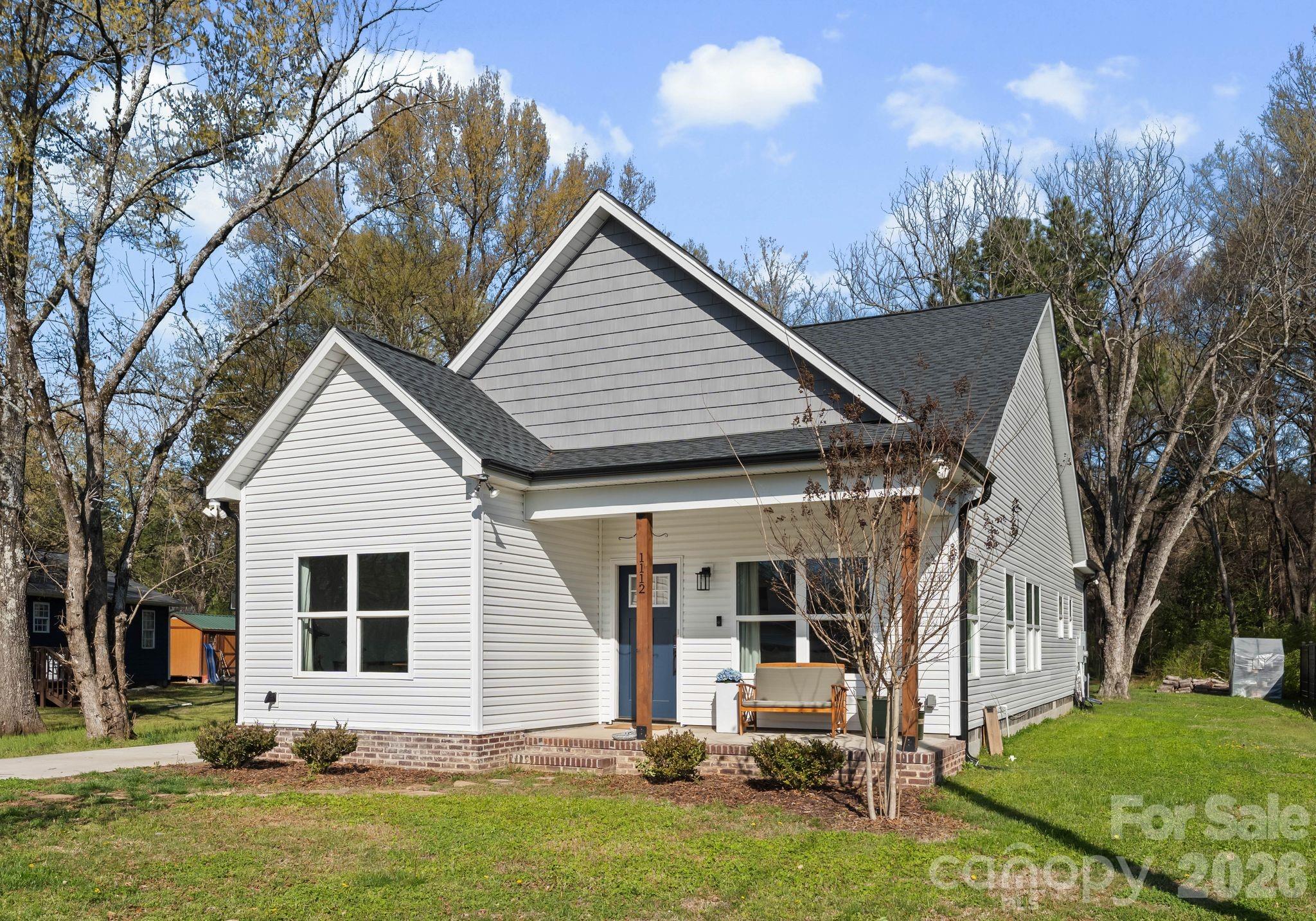 1112 Crawford Road Property Photo 1