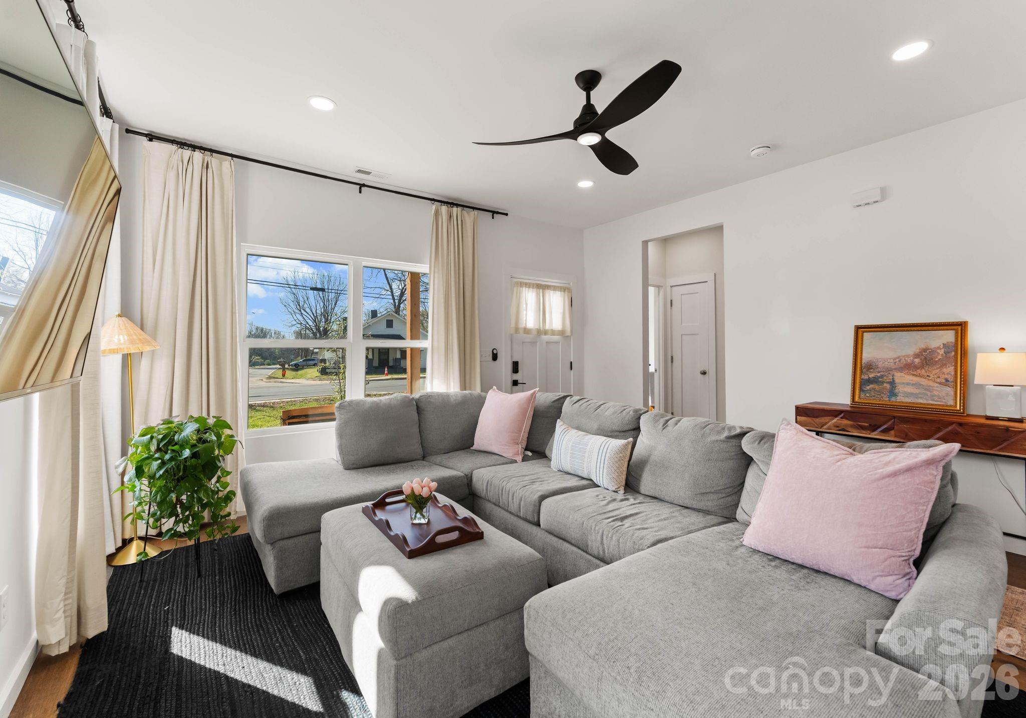 1112 Crawford Road Property Photo 3