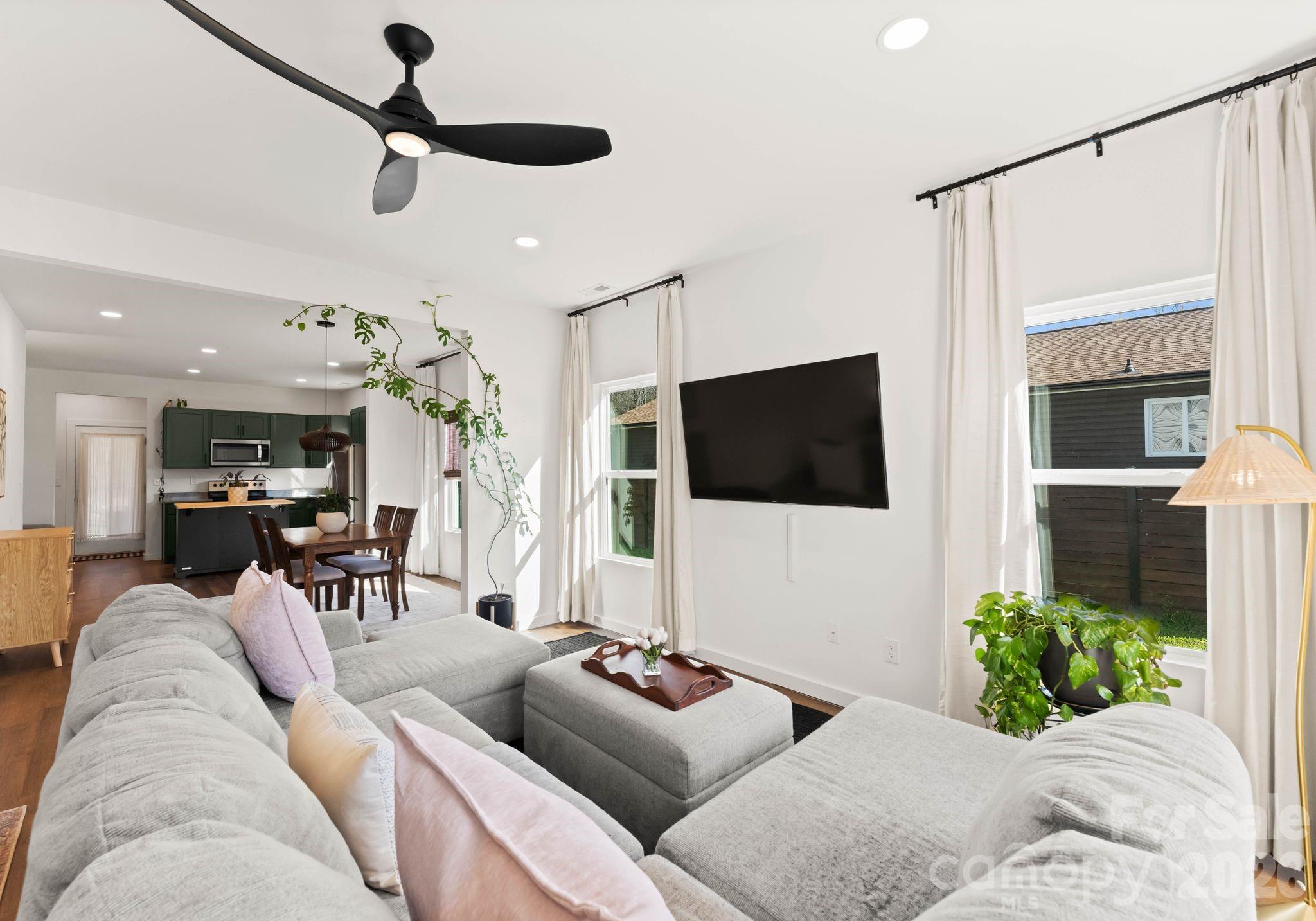 1112 Crawford Road Property Photo 4