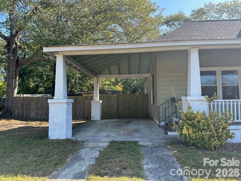 102 N Minor Street Property Photo 5