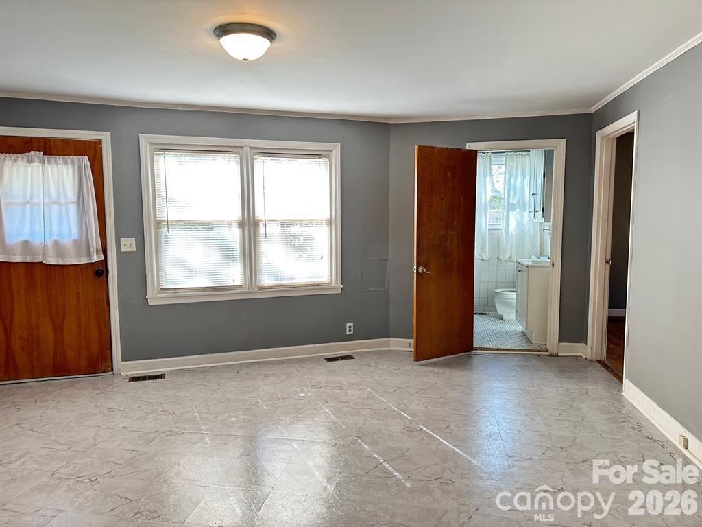 102 N Minor Street Property Photo 7
