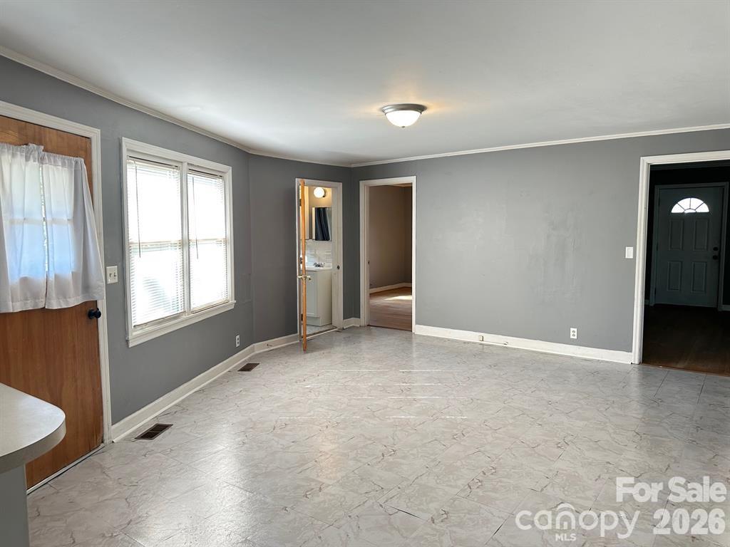 102 N Minor Street Property Photo 8
