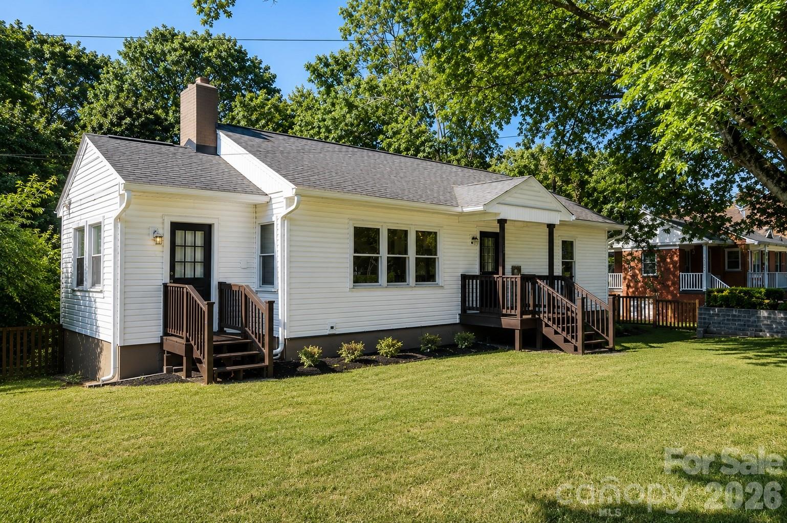317 E 4th Avenue Property Photo 1