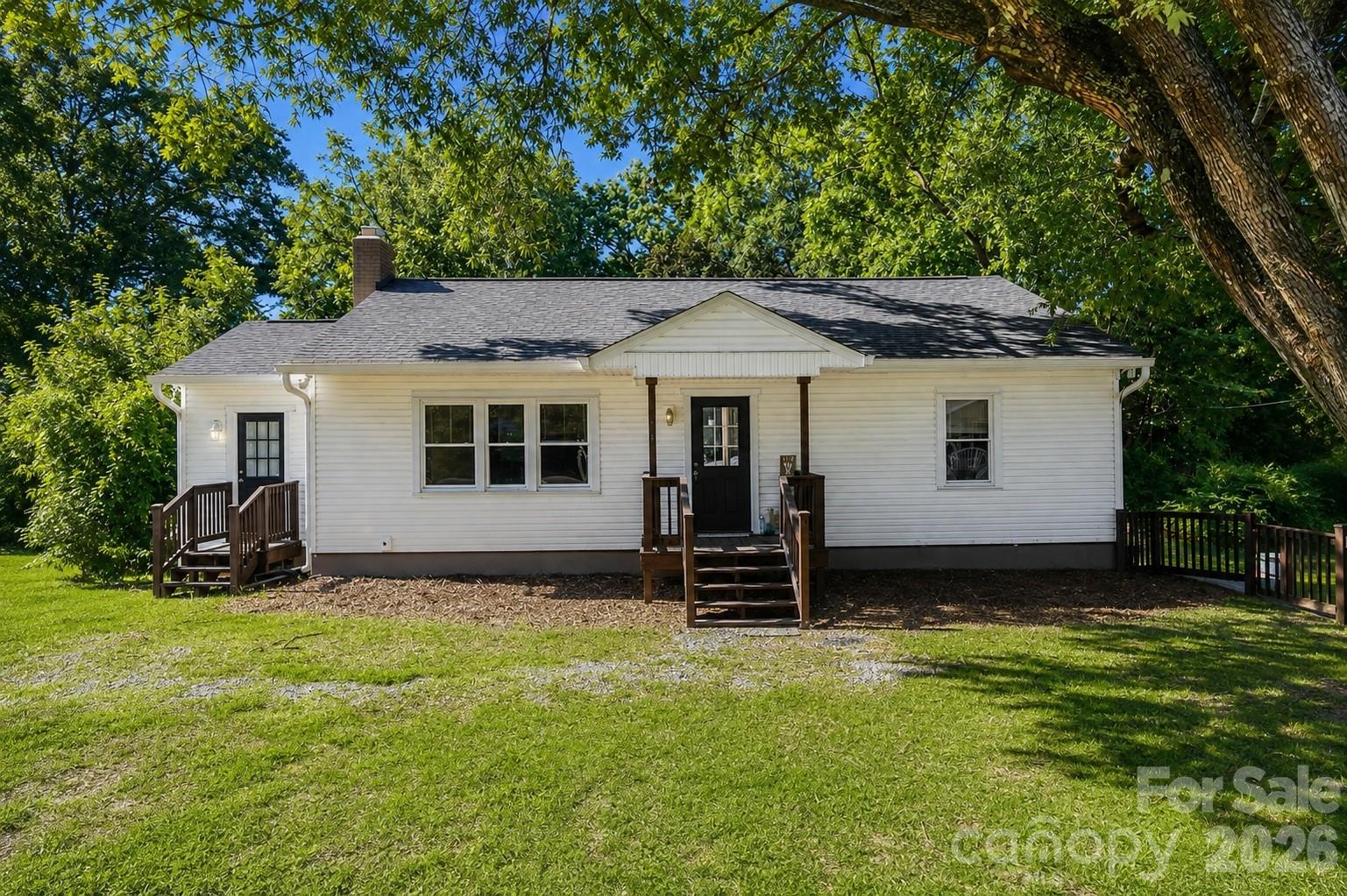 317 E 4th Avenue Property Photo 2