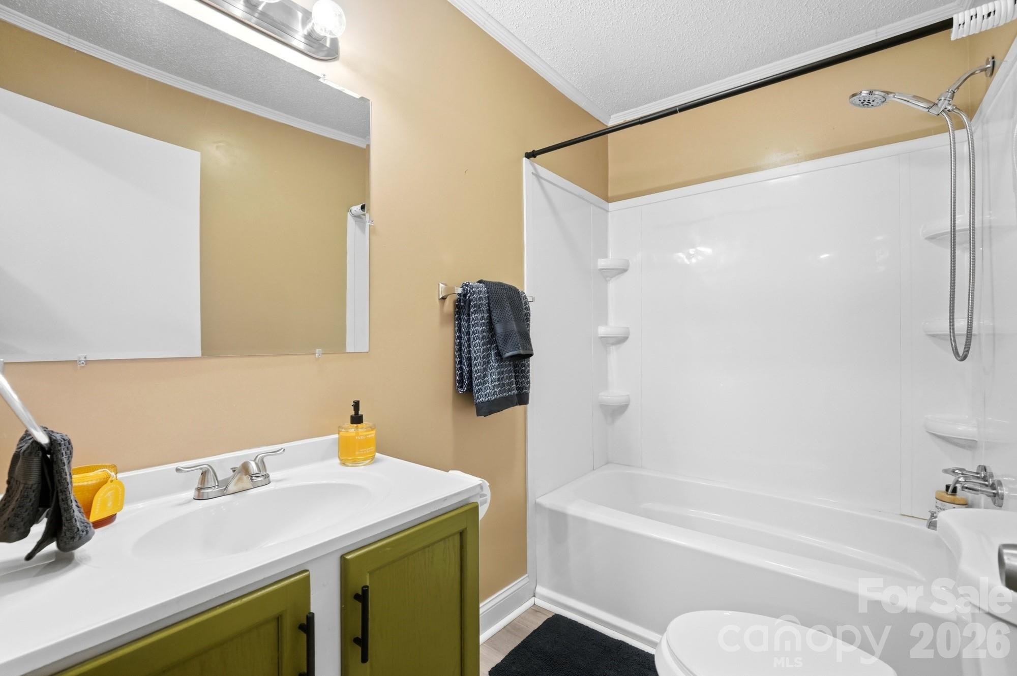 317 E 4th Avenue Property Photo 23
