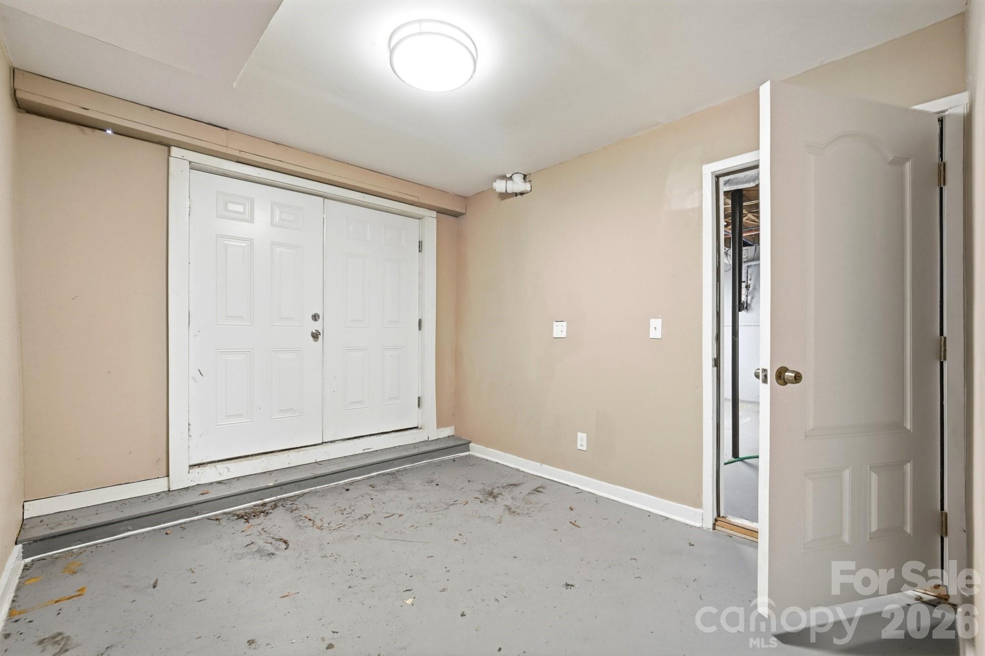 317 E 4th Avenue Property Photo 29