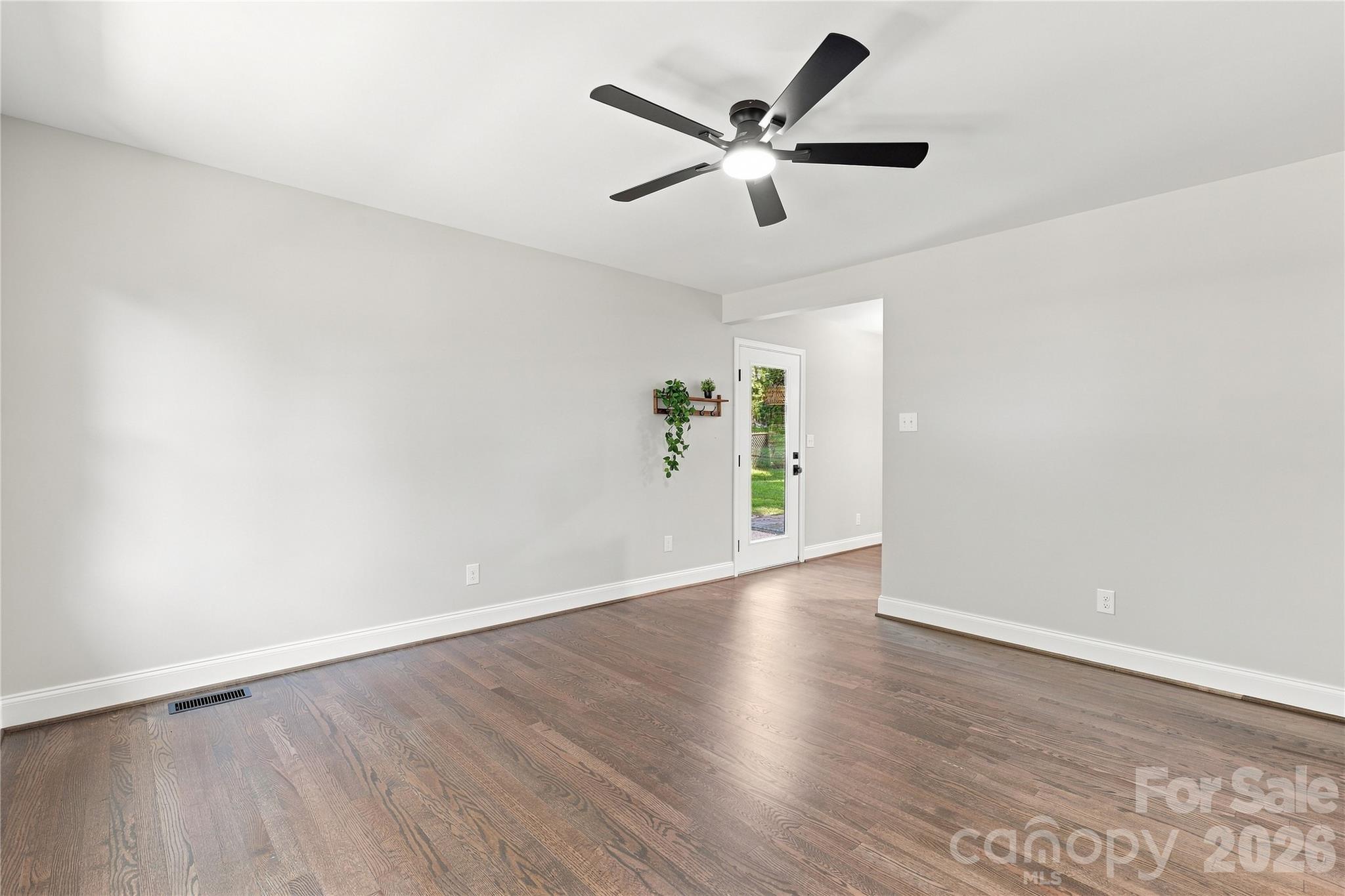 5241 Short Cut Lane Property Photo 7