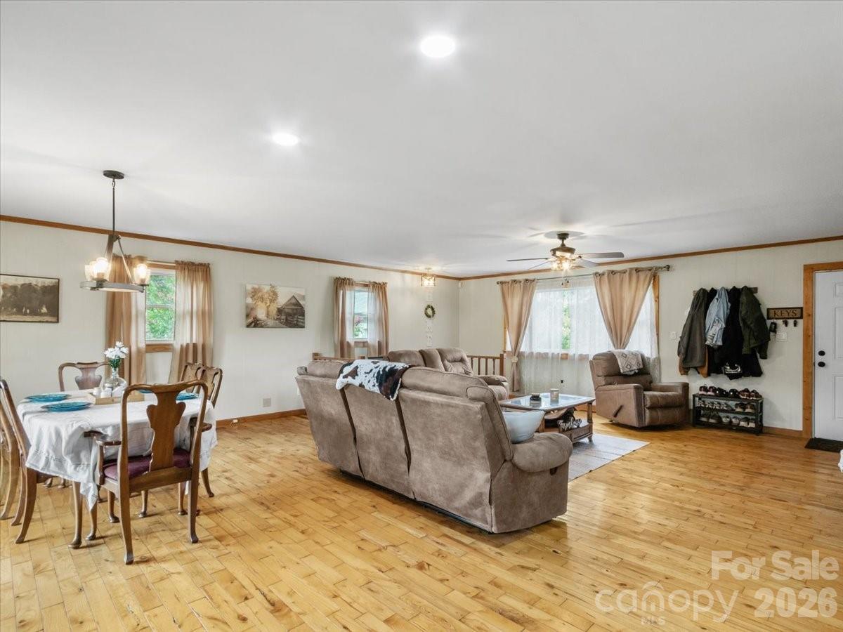 427 Big Brush Creek Road Property Photo 6
