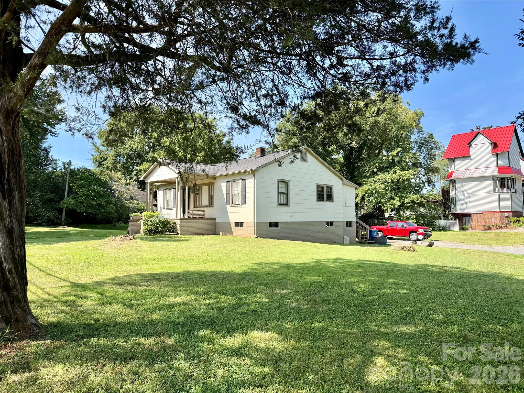 371 Sulphur Springs Road Property Photo 4