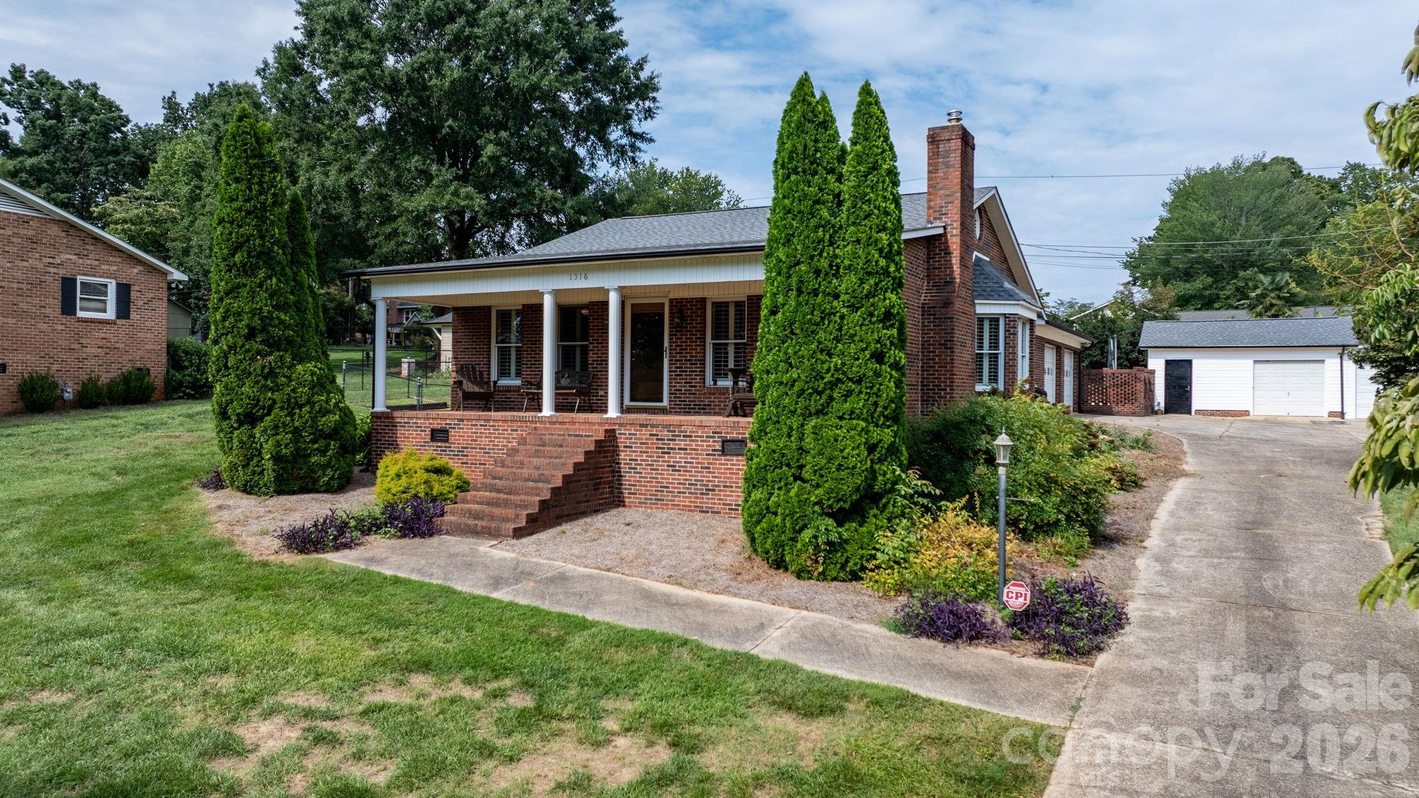 1316 Oak Canopy Road Property Photo 1