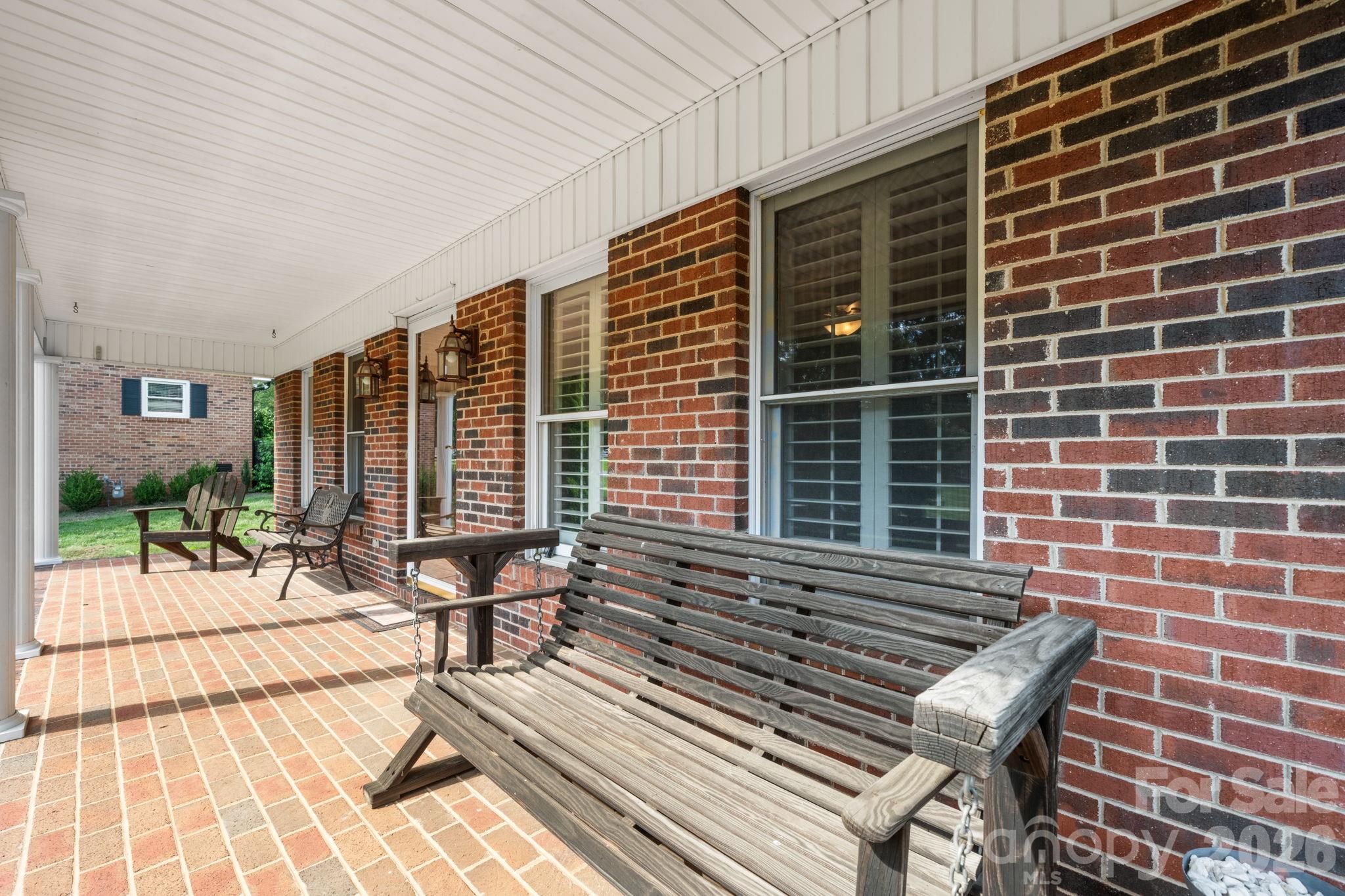 1316 Oak Canopy Road Property Photo 3