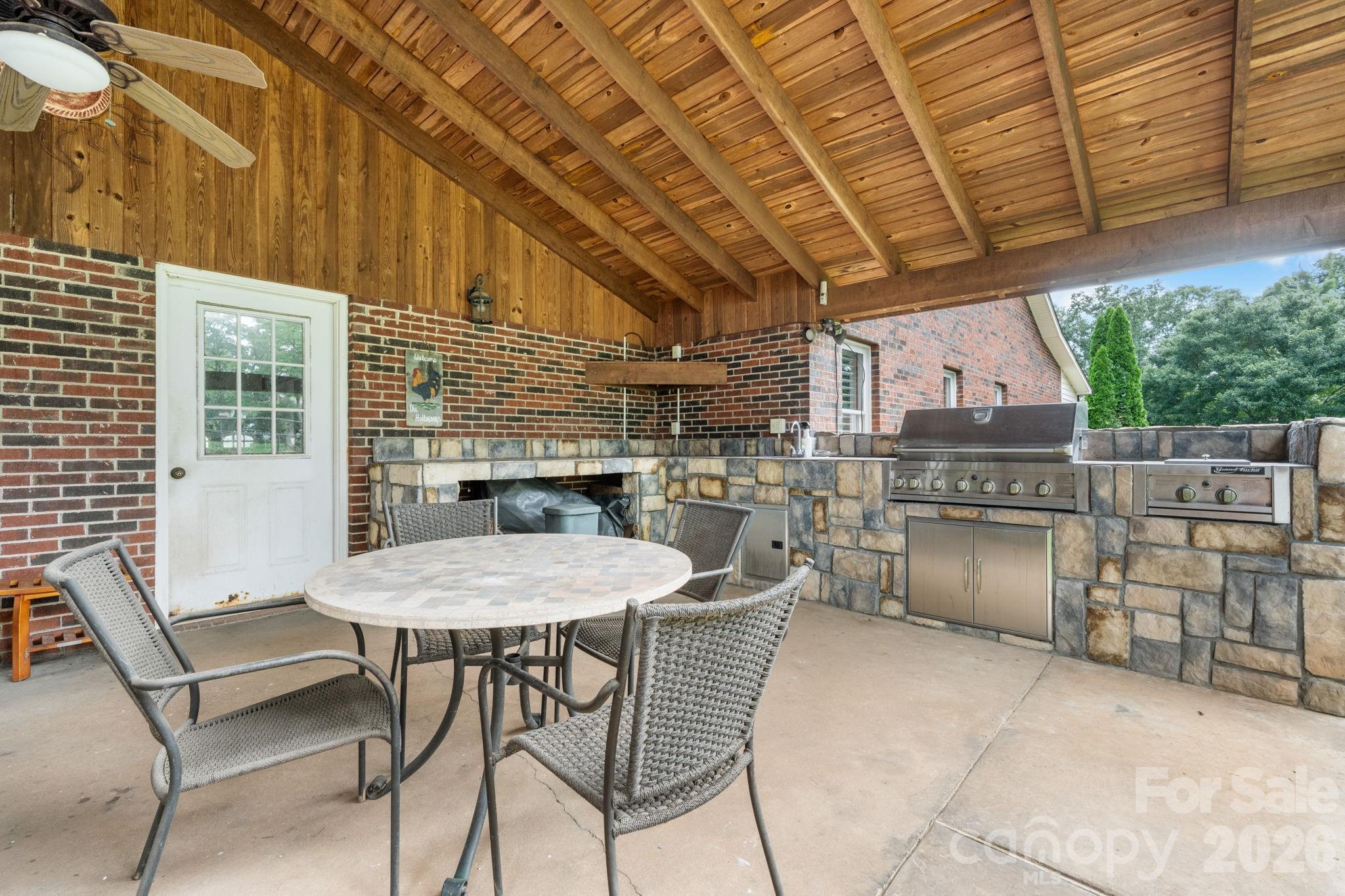1316 Oak Canopy Road Property Photo 8