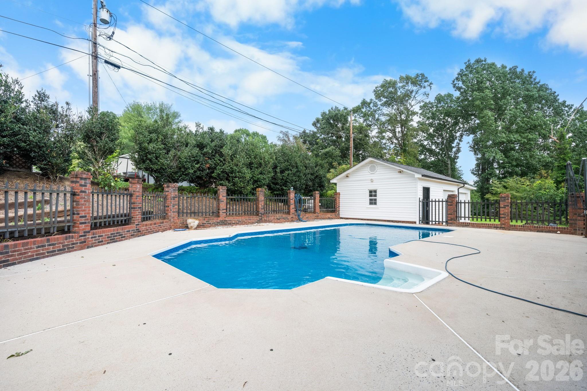 1316 Oak Canopy Road Property Photo 10