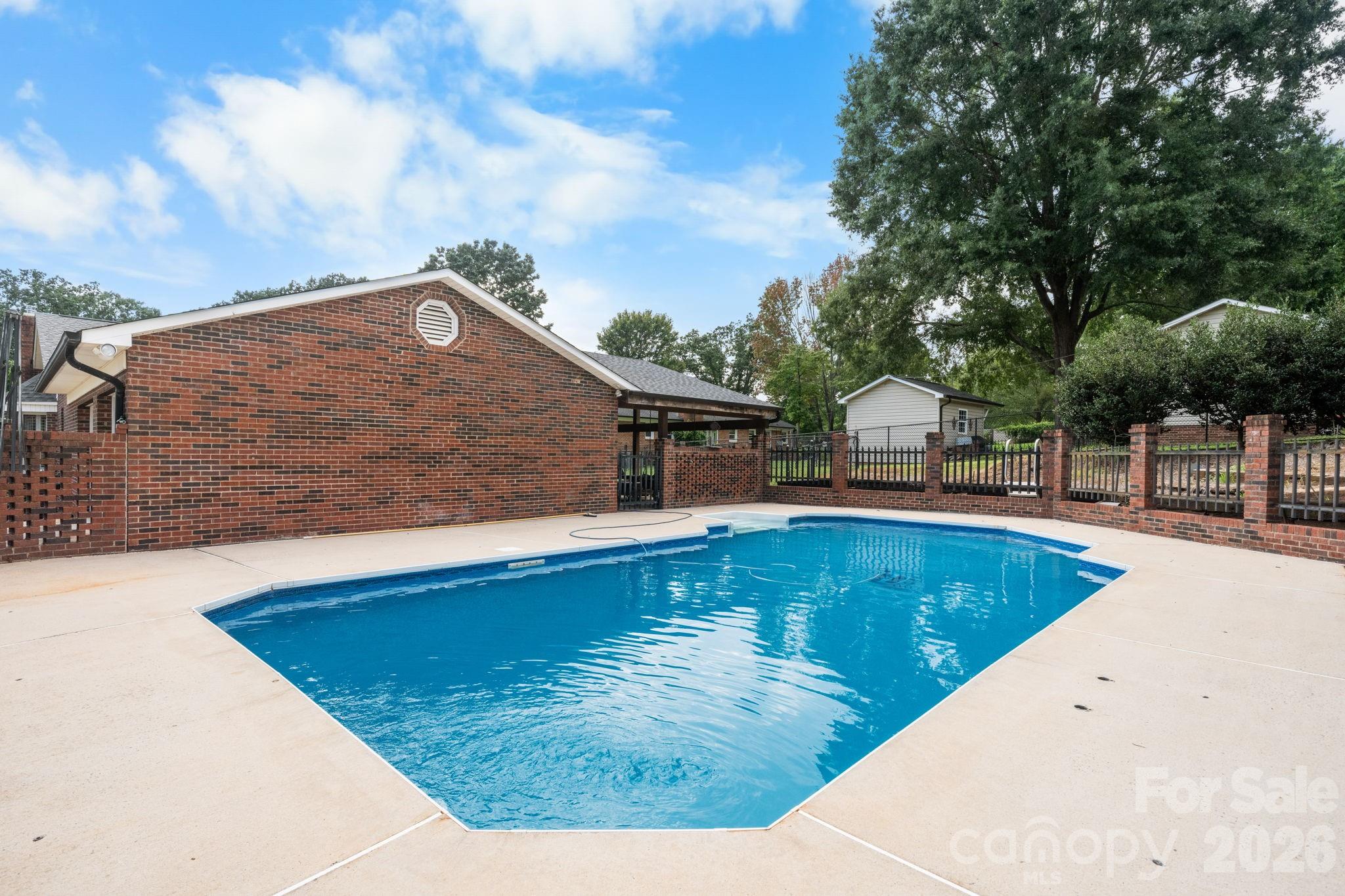 1316 Oak Canopy Road Property Photo 12