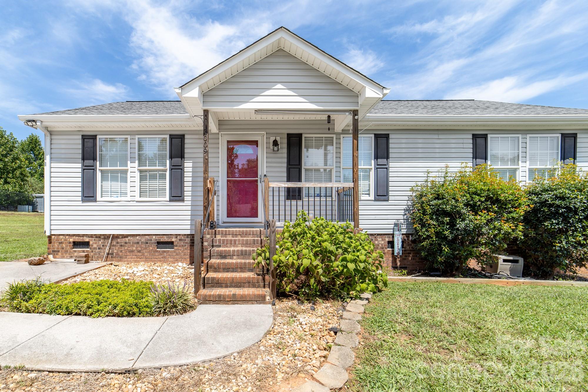 3009 Drake Drive Property Photo 1