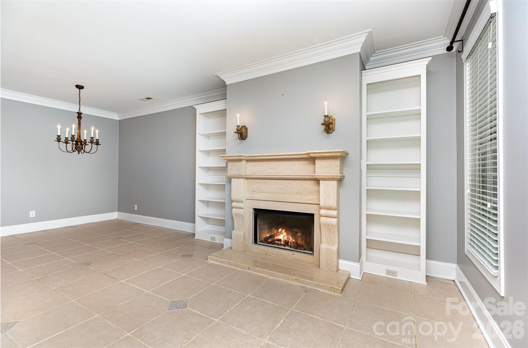 239 N Faulkner Way Property Photo 7