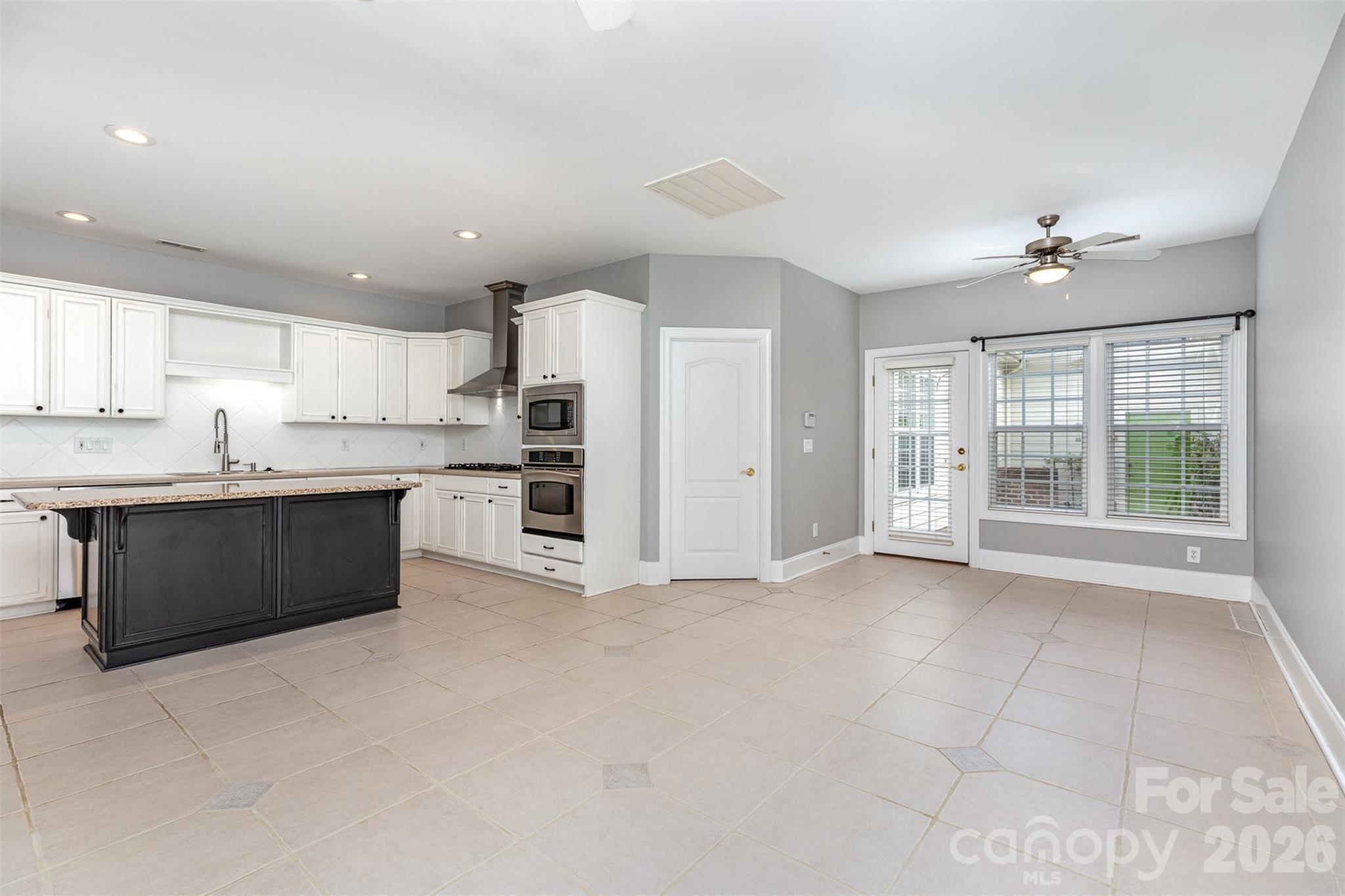 239 N Faulkner Way Property Photo 10