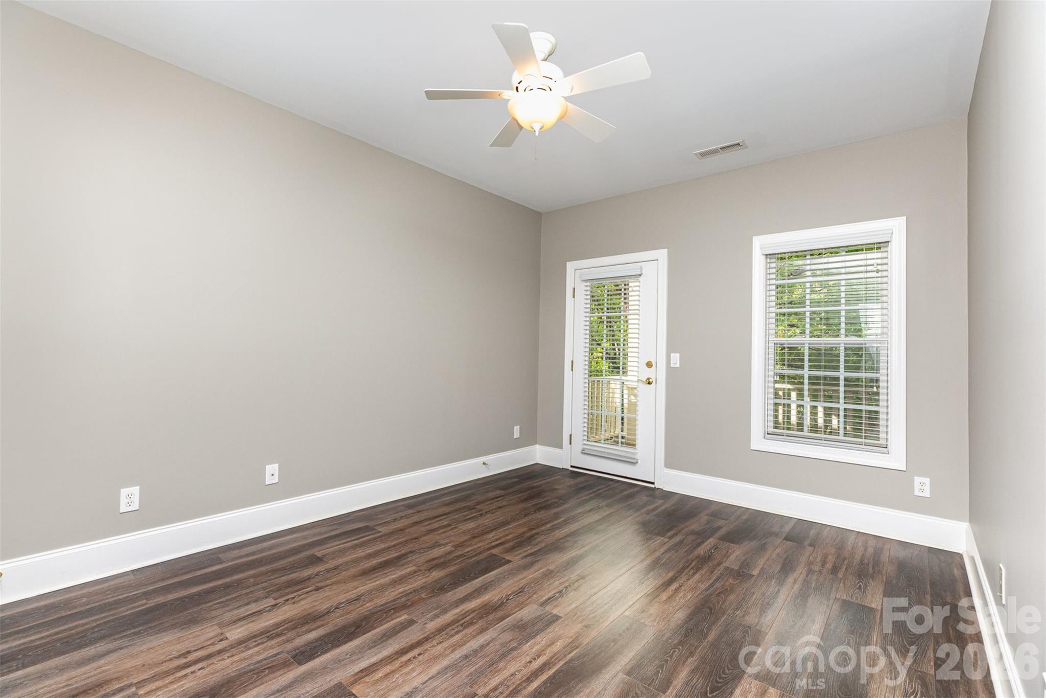 239 N Faulkner Way Property Photo 23