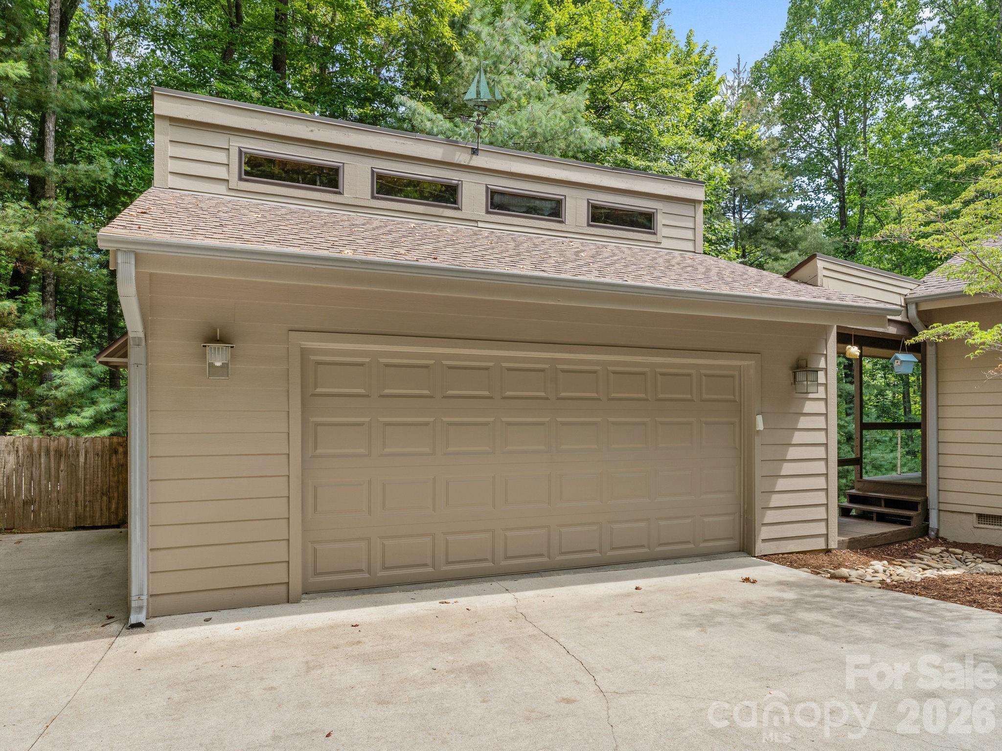 1370 Salola Lane Property Photo 6