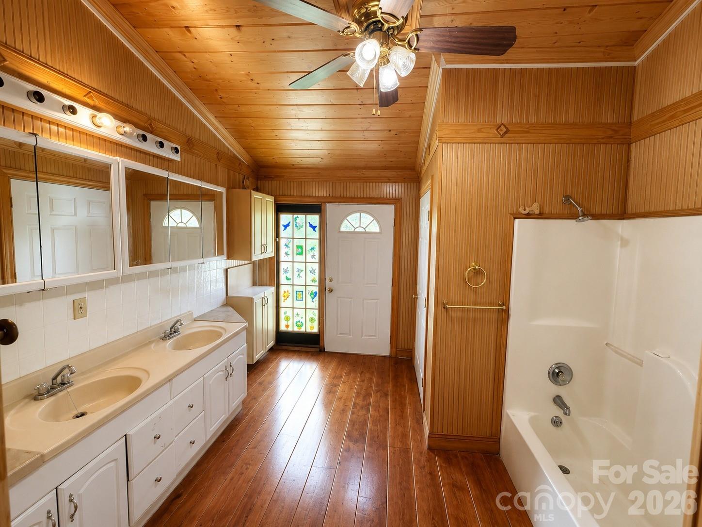 3527 Gastonia Highway Property Photo 9