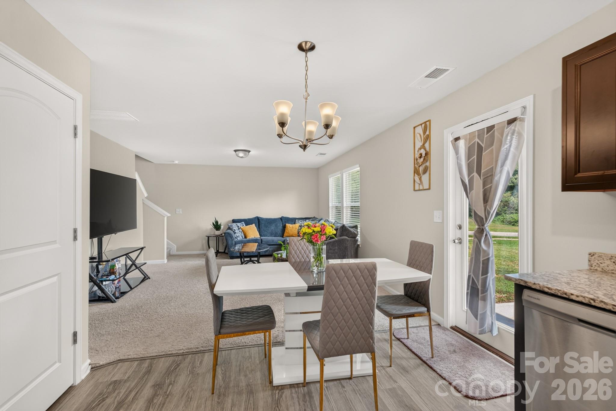 1425 Springdale Road Property Photo 4