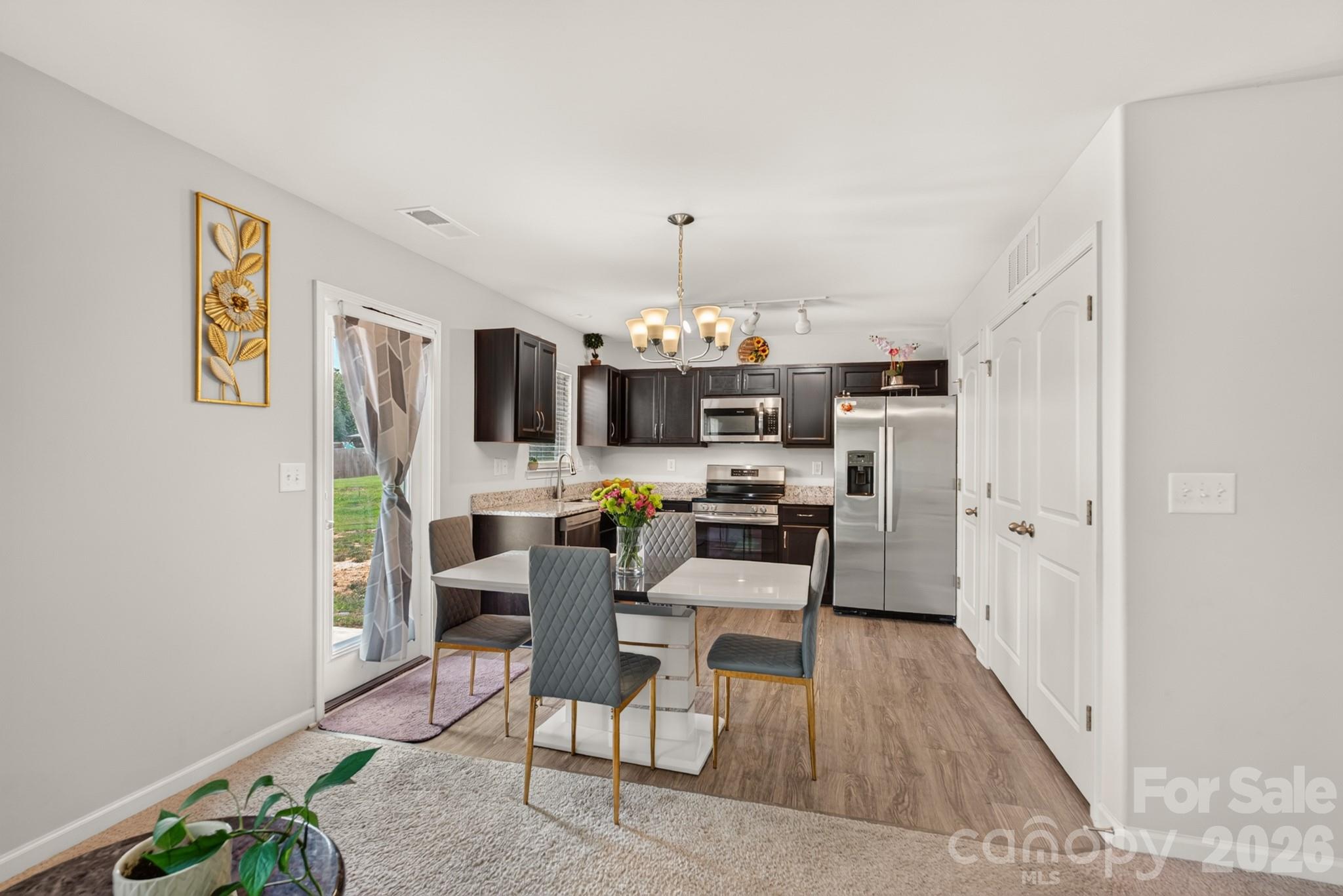 1425 Springdale Road Property Photo 4
