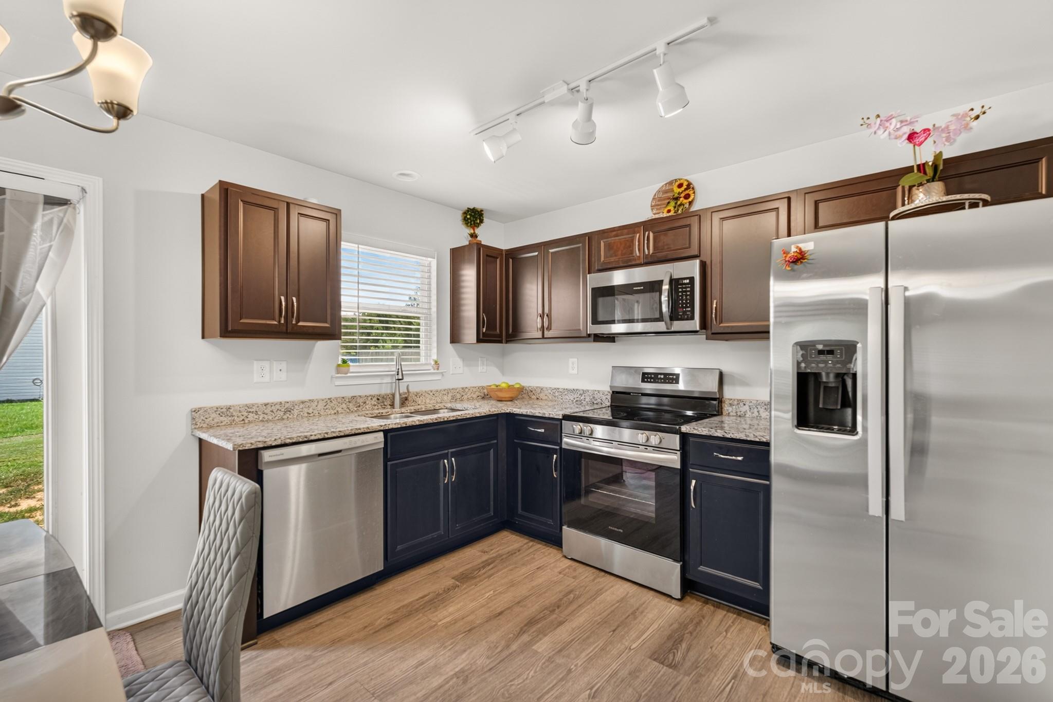 1425 Springdale Road Property Photo 7