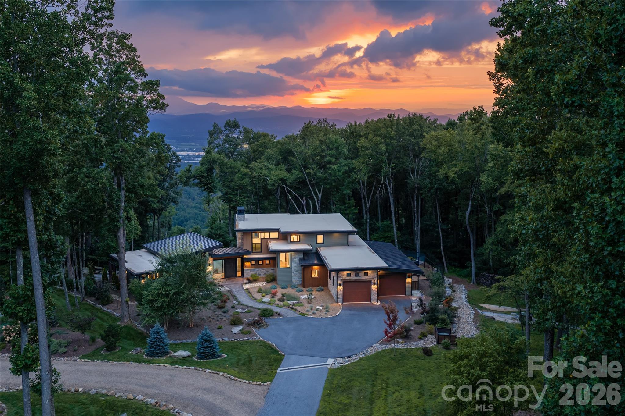 94 Laurel Ledge Way Property Photo 1