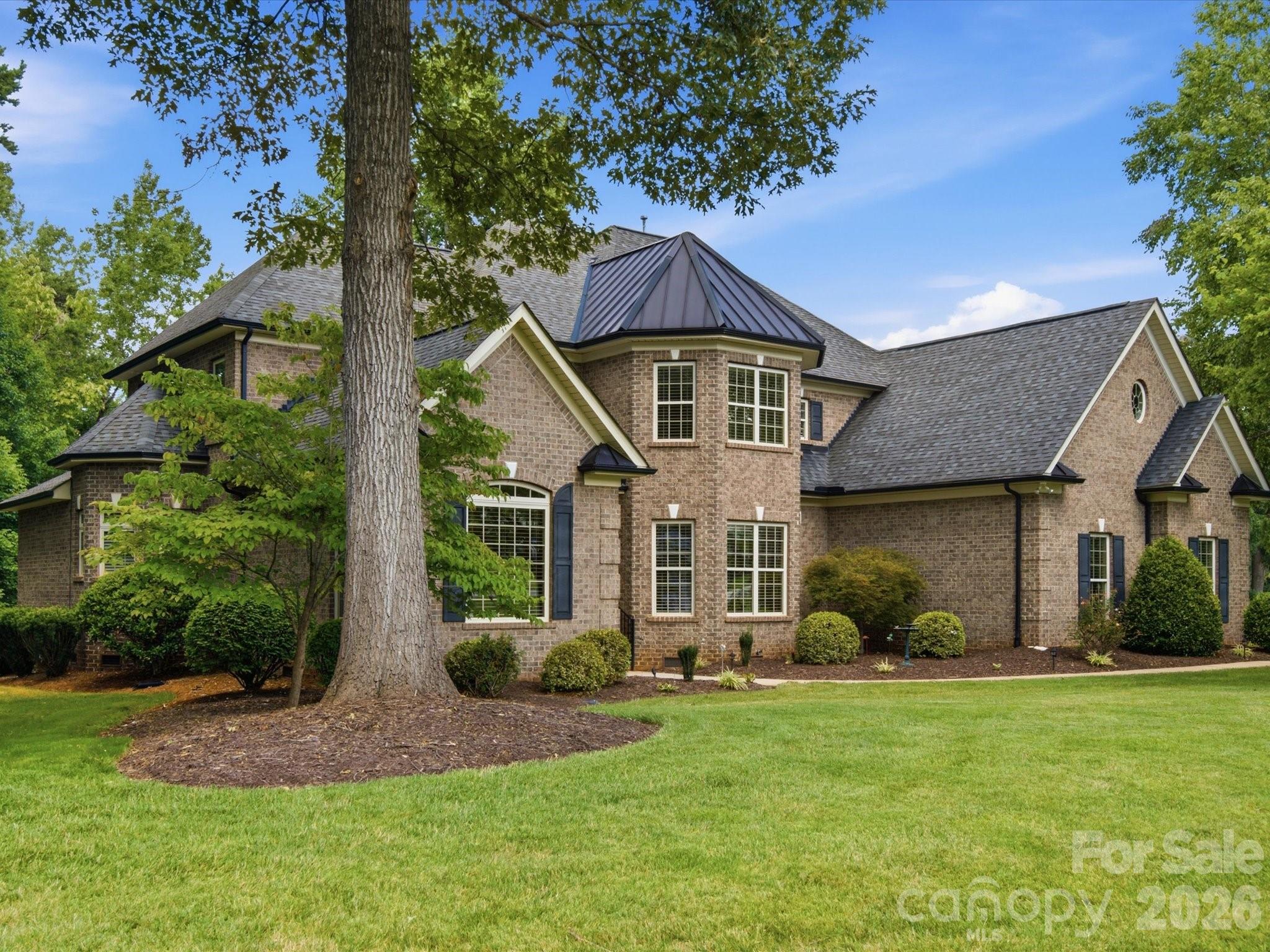 1023 Madras Court Property Photo 2