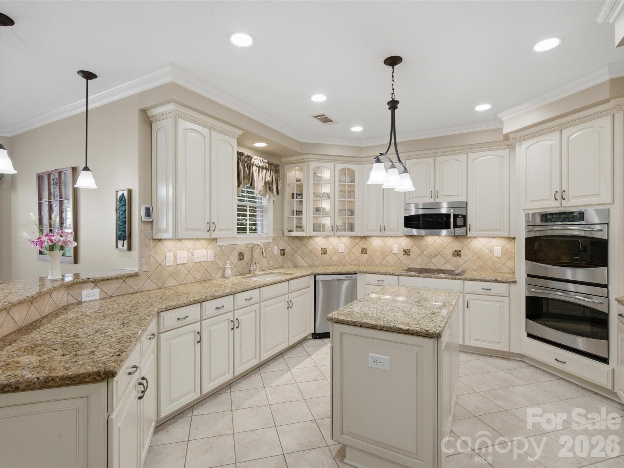 1023 Madras Court Property Photo 10
