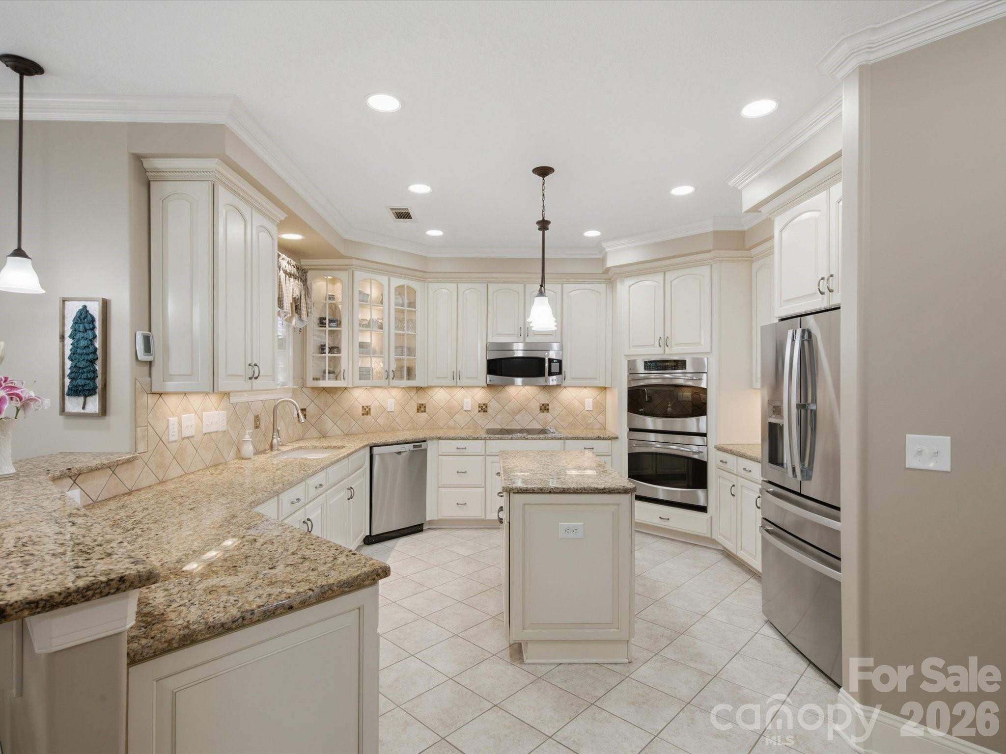 1023 Madras Court Property Photo 11