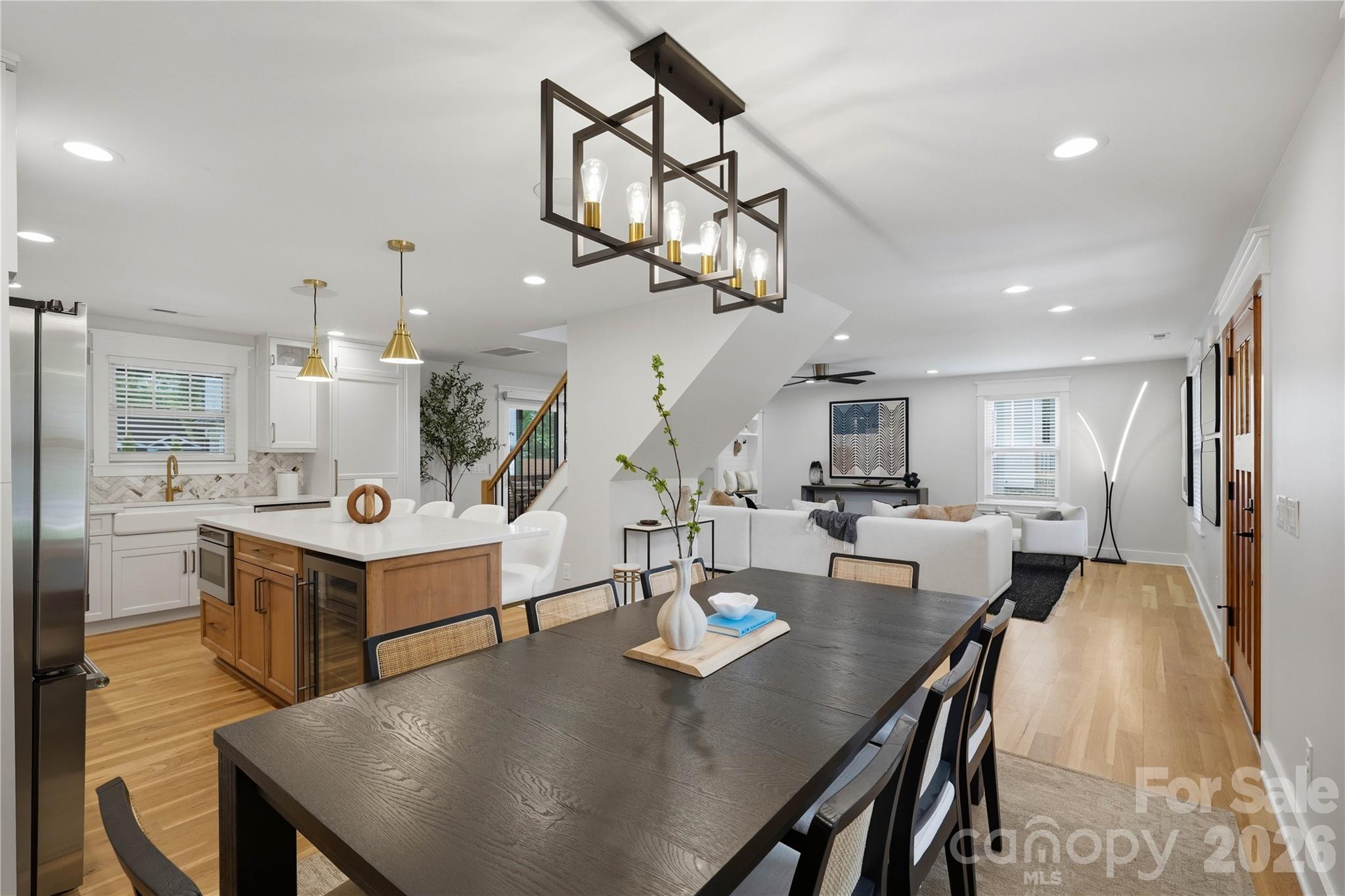 921 Woodside Avenue Property Photo 6
