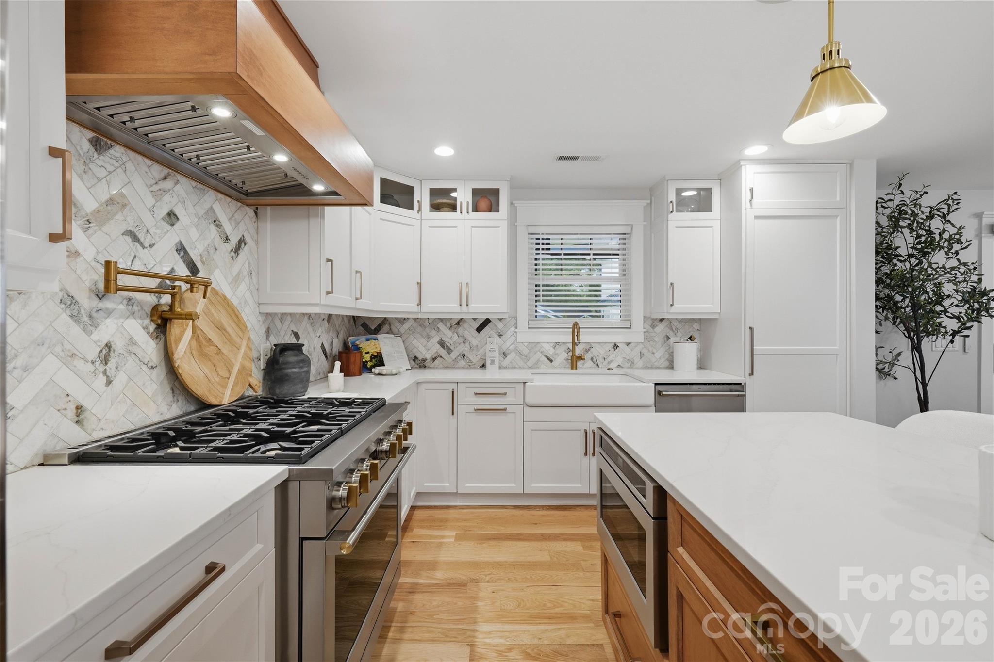 921 Woodside Avenue Property Photo 8