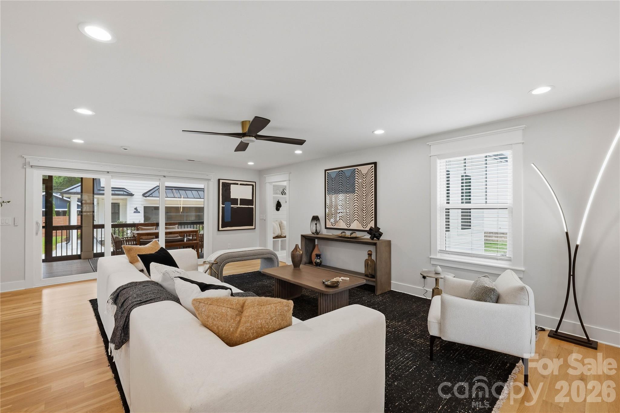 921 Woodside Avenue Property Photo 11
