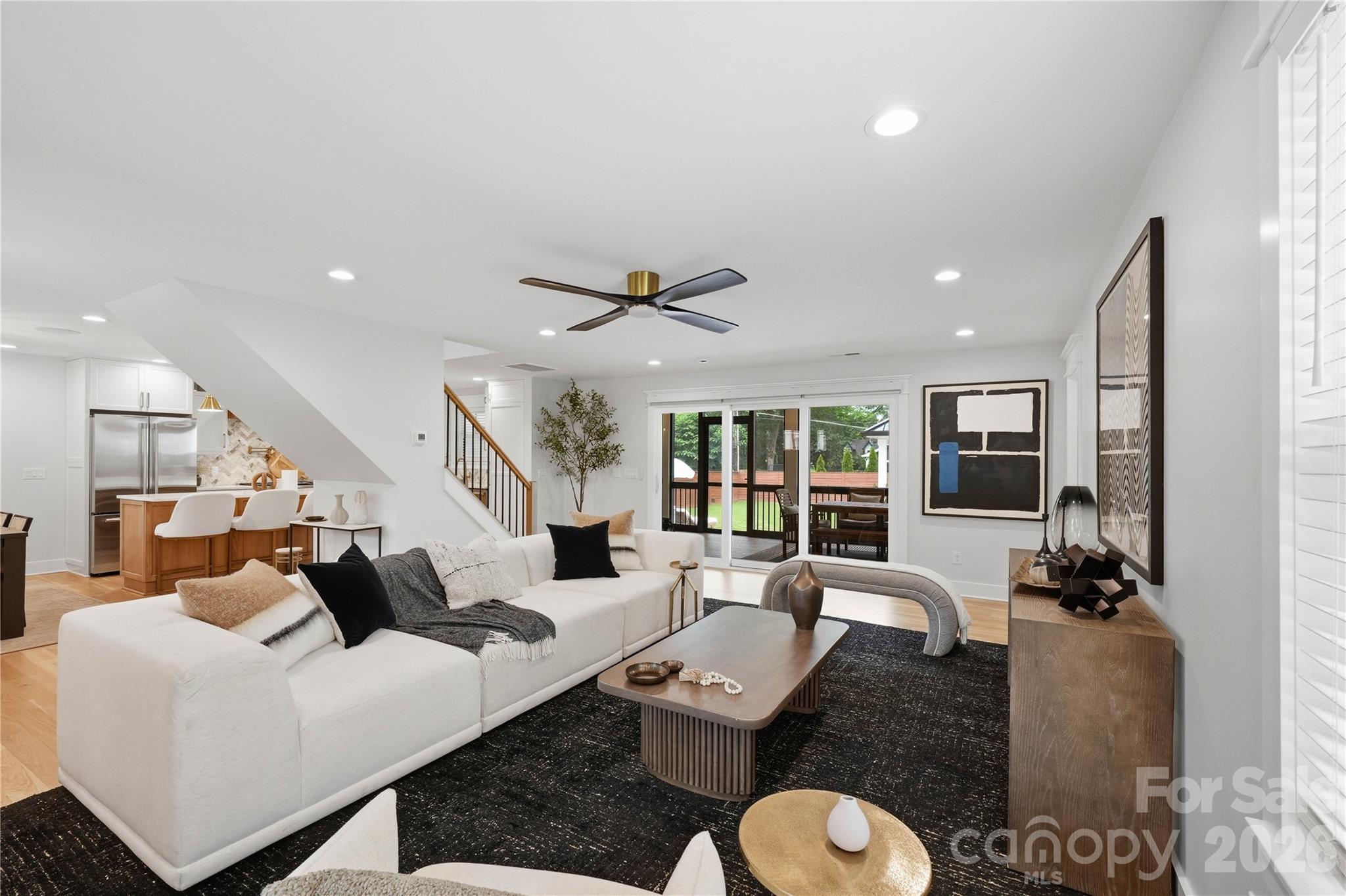 921 Woodside Avenue Property Photo 14