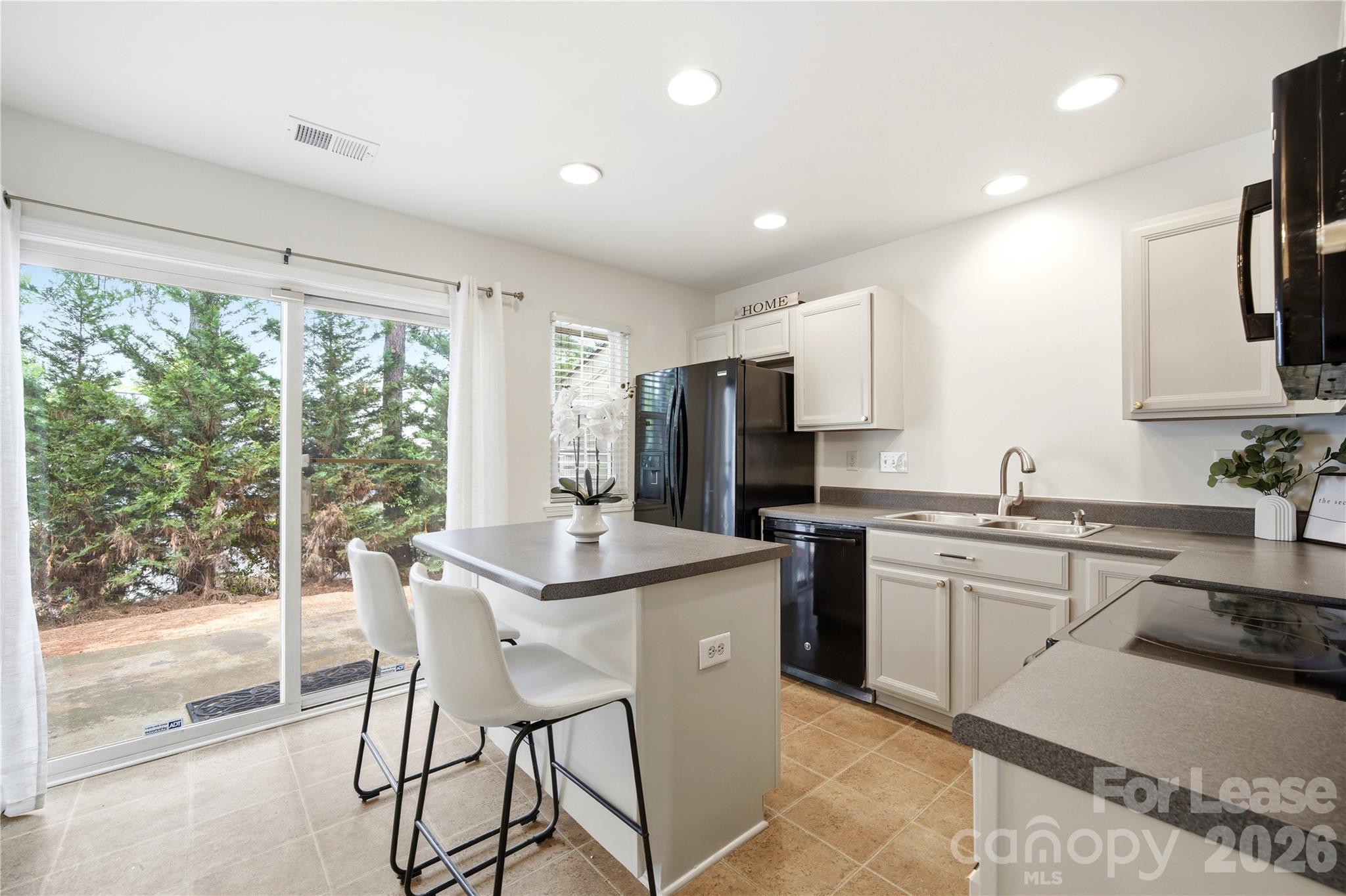 6105 Warrior Avenue Property Photo 8