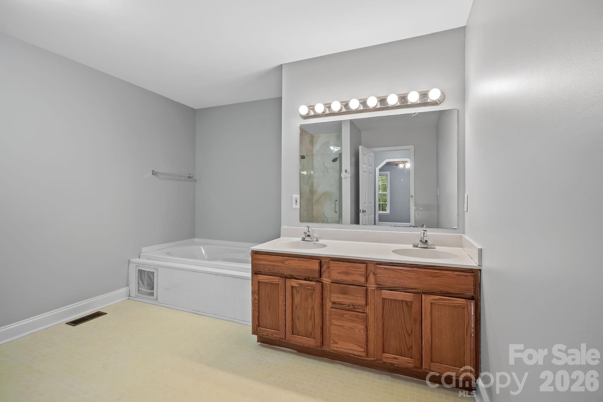 30 Collenwood Road Property Photo 14