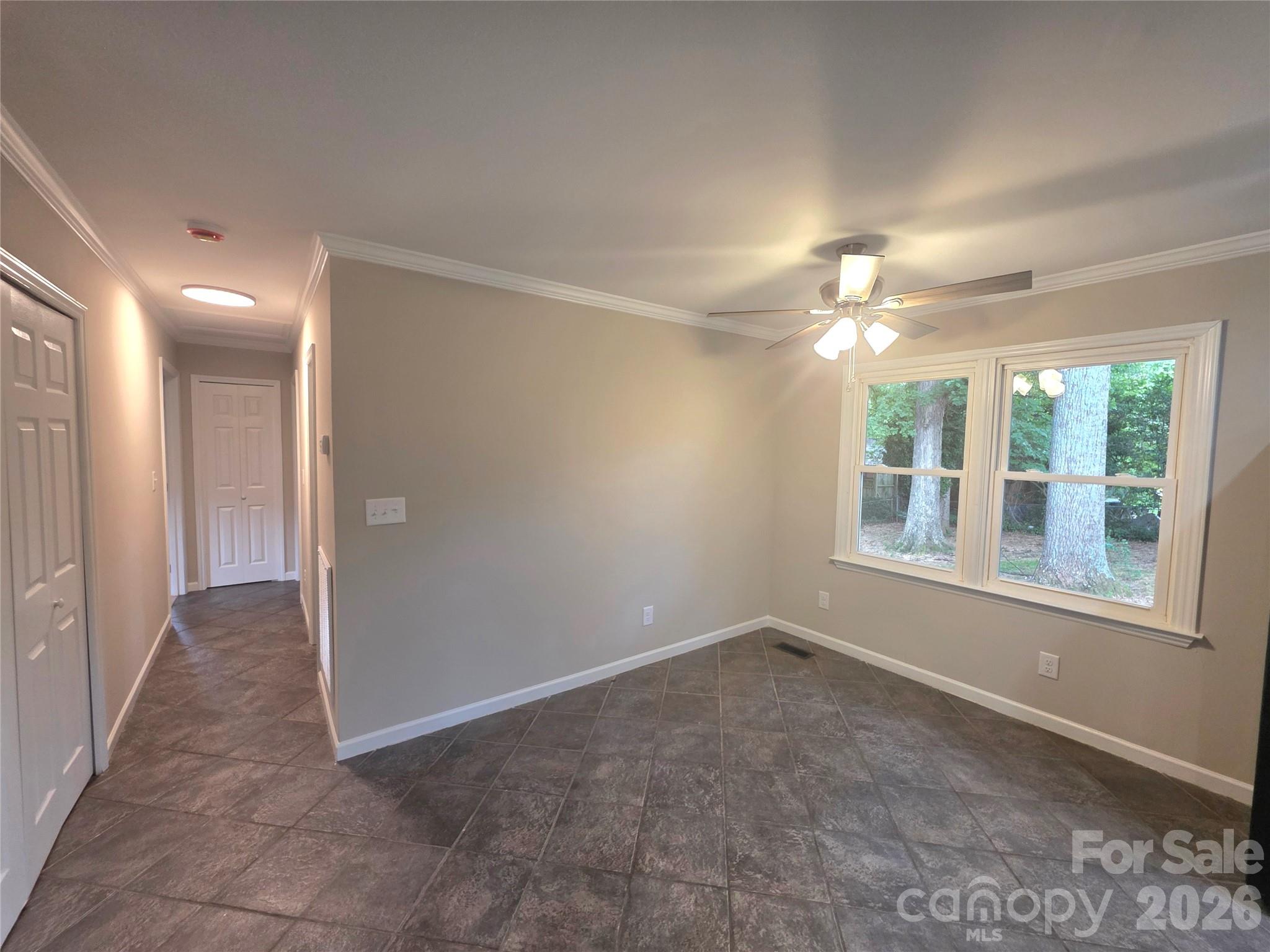 733 Crestwood Avenue Property Photo 8