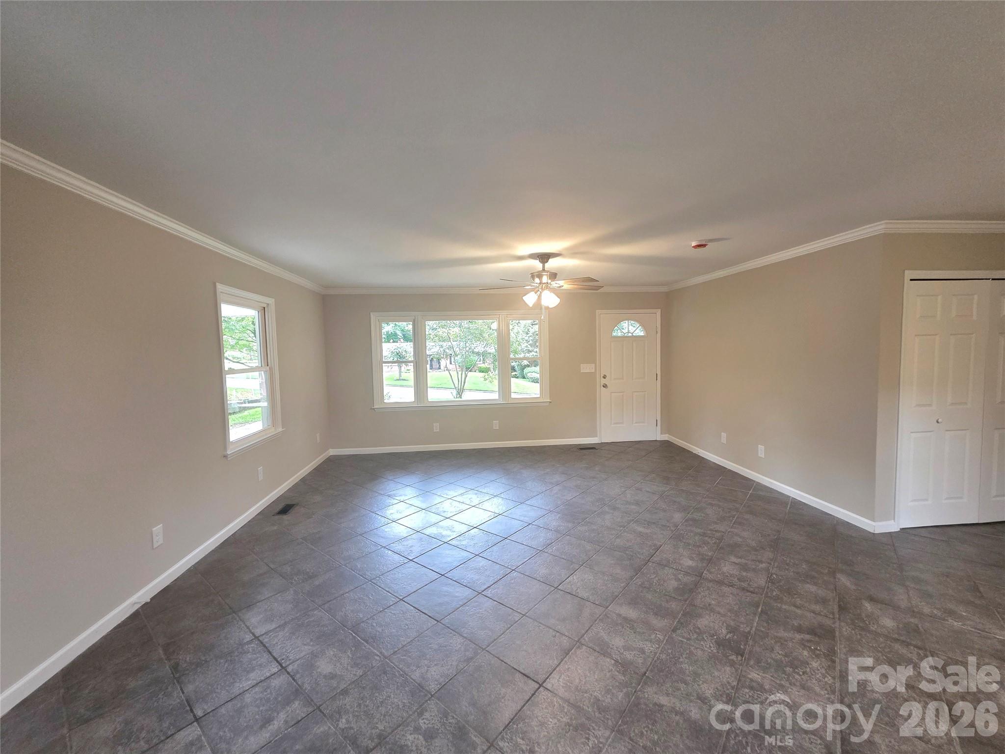 733 Crestwood Avenue Property Photo 9