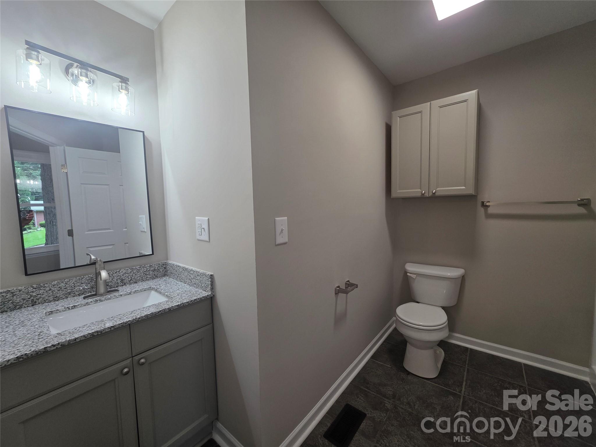 733 Crestwood Avenue Property Photo 11