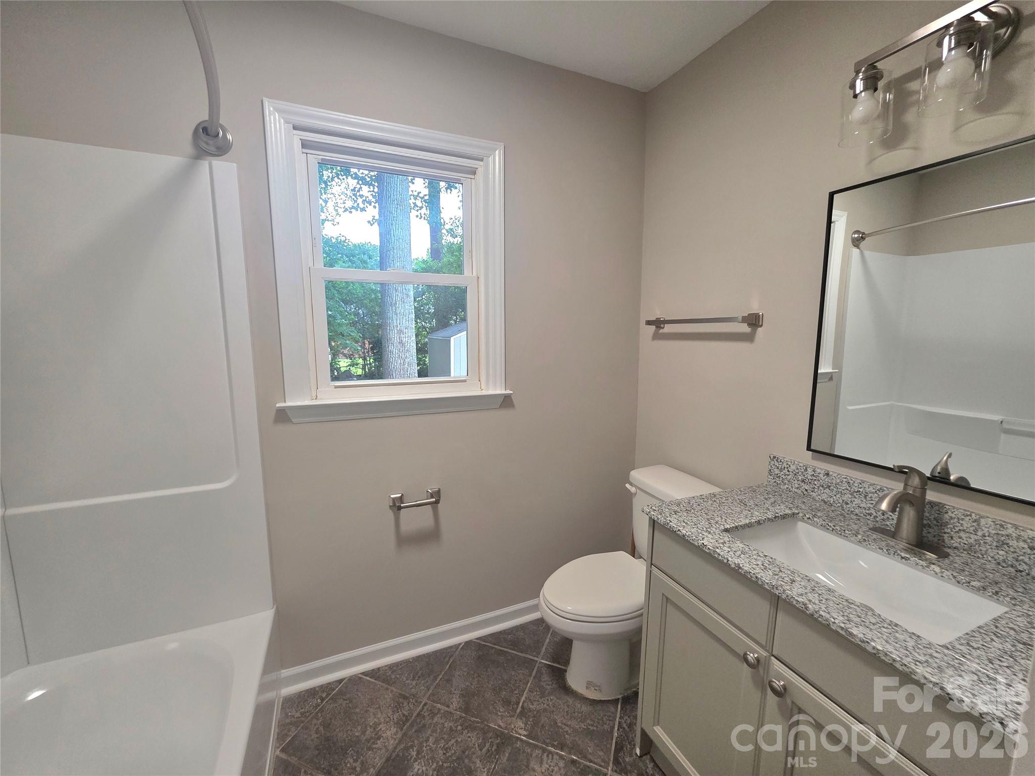 733 Crestwood Avenue Property Photo 15