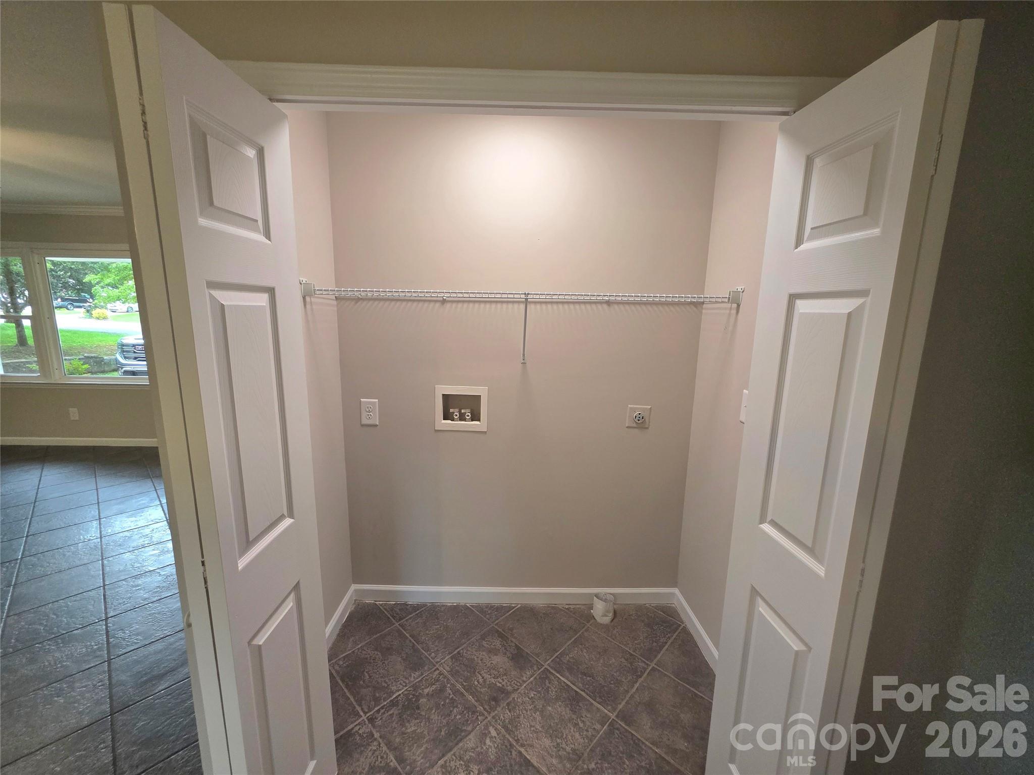 733 Crestwood Avenue Property Photo 16