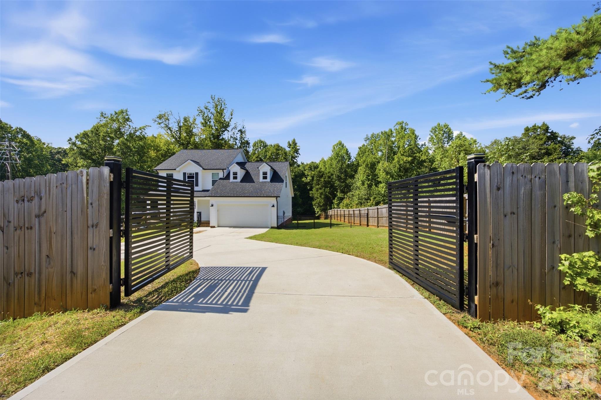 1382 W Rebound Road Property Photo 6